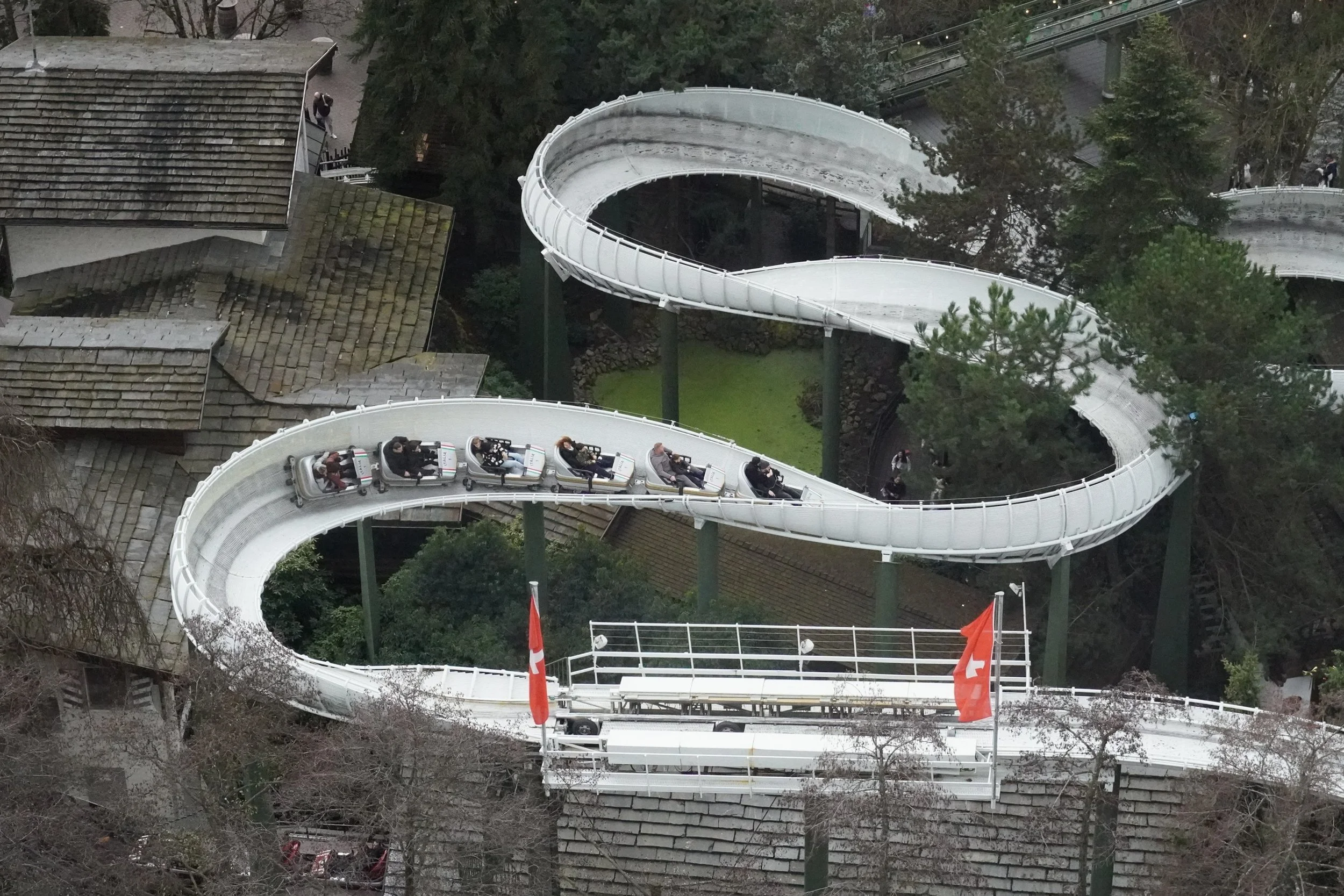 winter-europa-park-schwieser-bobahn-bobsleigh-mack-rodes-roller-coaster-c.JPG