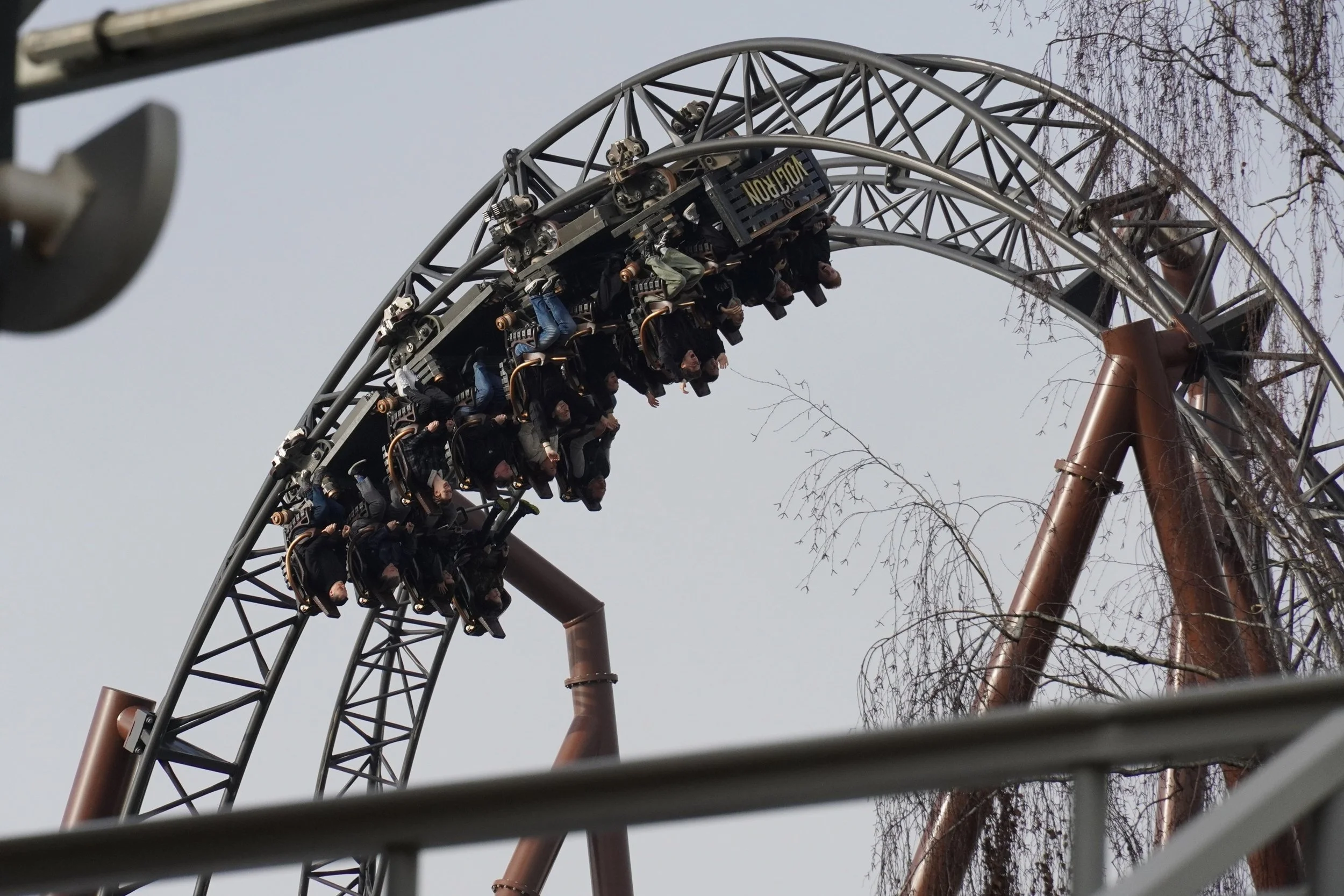 winter-europa-park-voltron-mack-rides-roller-coaster-gg.JPG