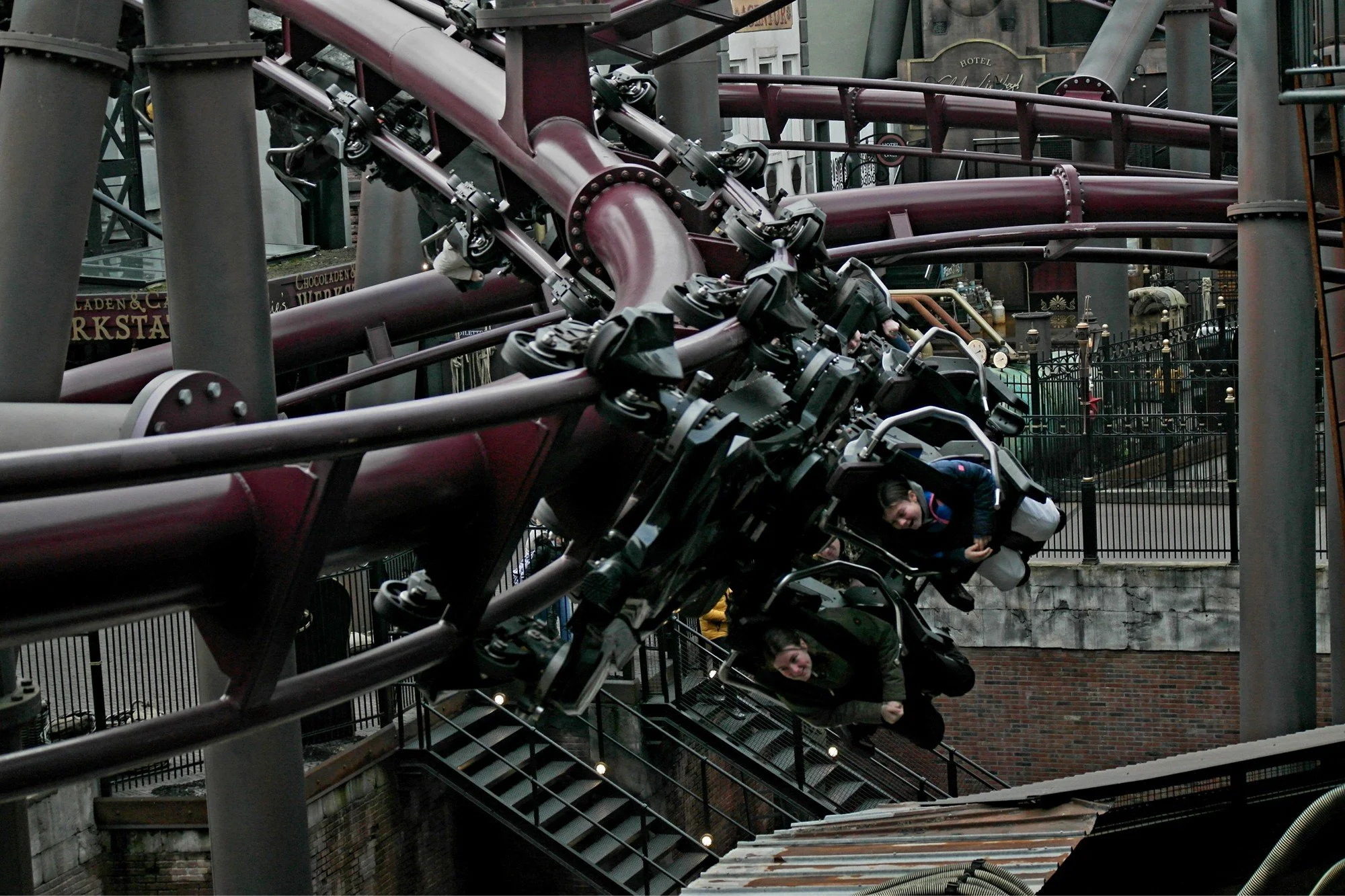 Wintertraum-phantasialand-rookburgh-fly-vekoma-flying-coaster-a.JPG