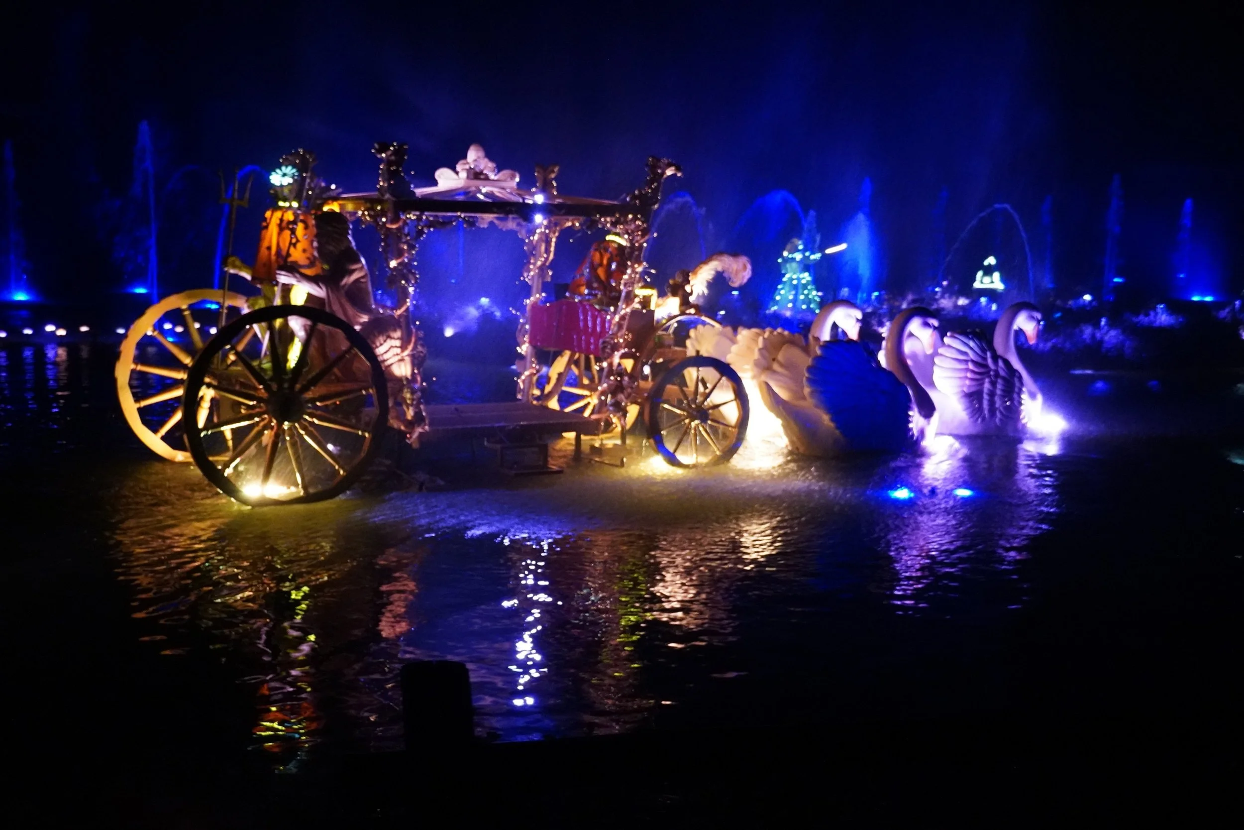 les-noces-de-feu-puy-du-fou-theme-park-show-france-d.JPG