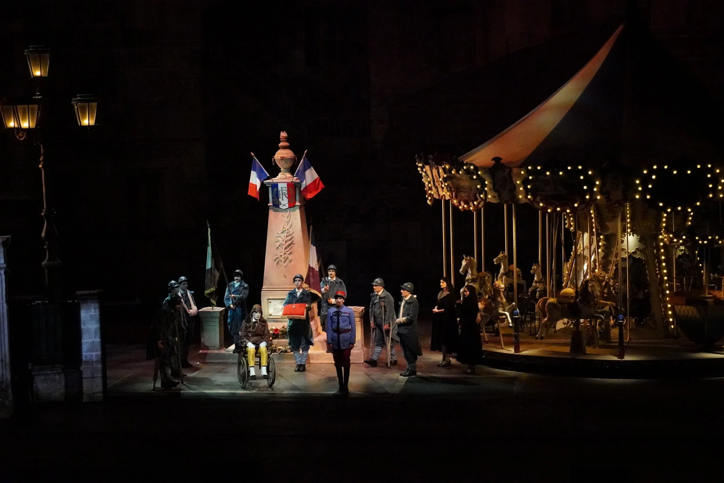le-mime-et-letoile-puy-du-fou-theme-park-show-france-e.JPG