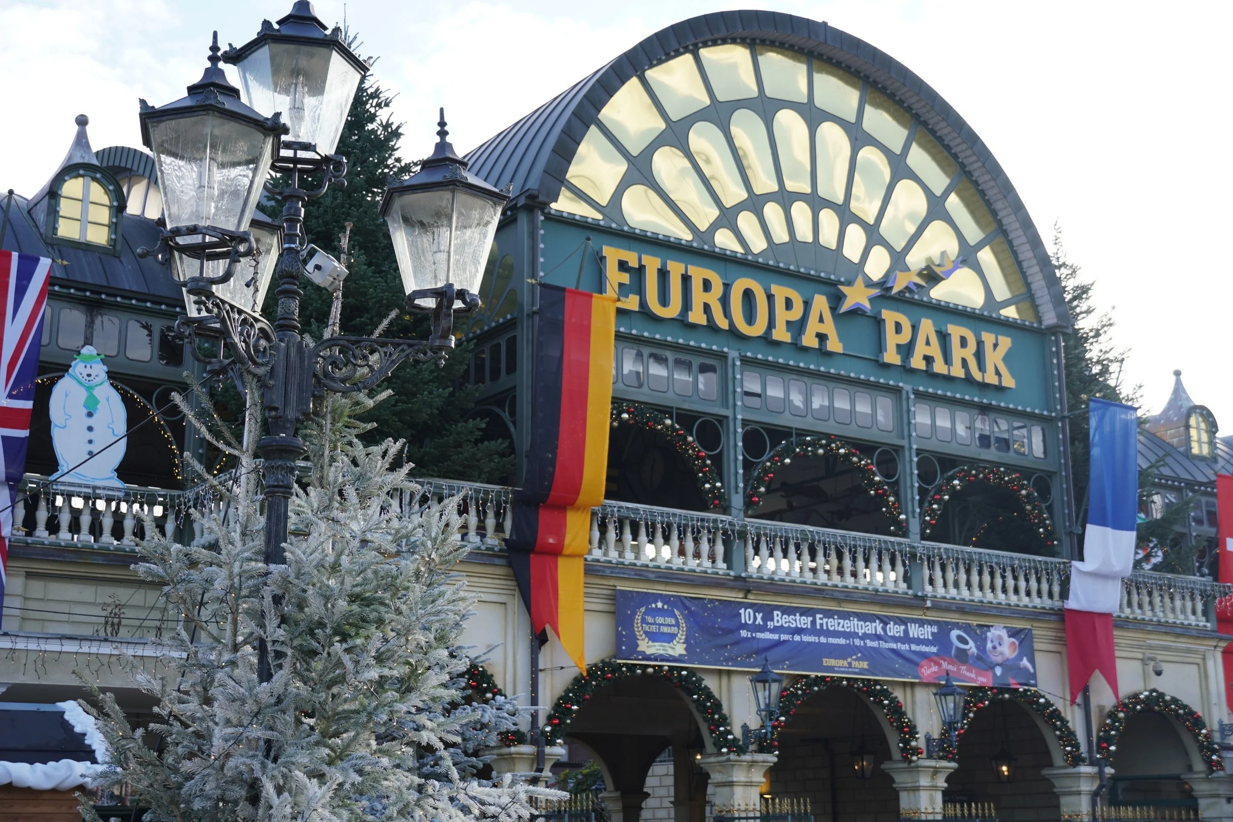 winter-europa-park-germany-entrance-e.JPG