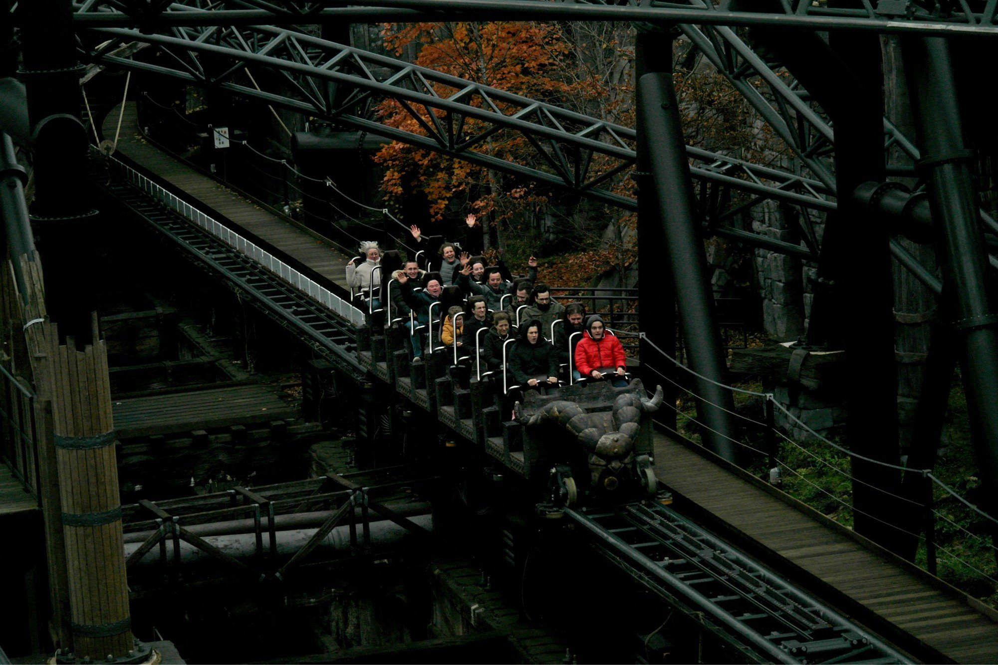 Wintertraum-phantasialand-taron-intamin-roller-coaster-d.JPG