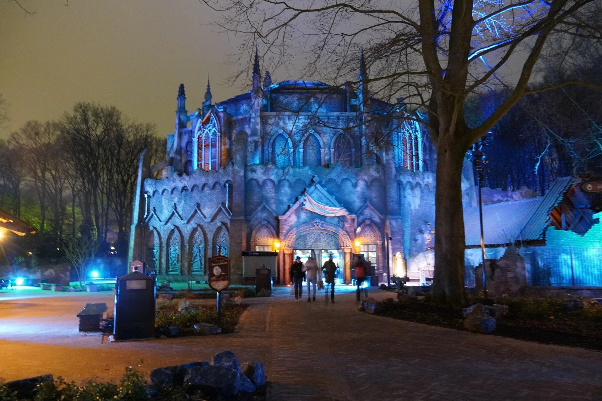 winter-efteling-netherlands-danse-macabre-night-atmosphere.JPG