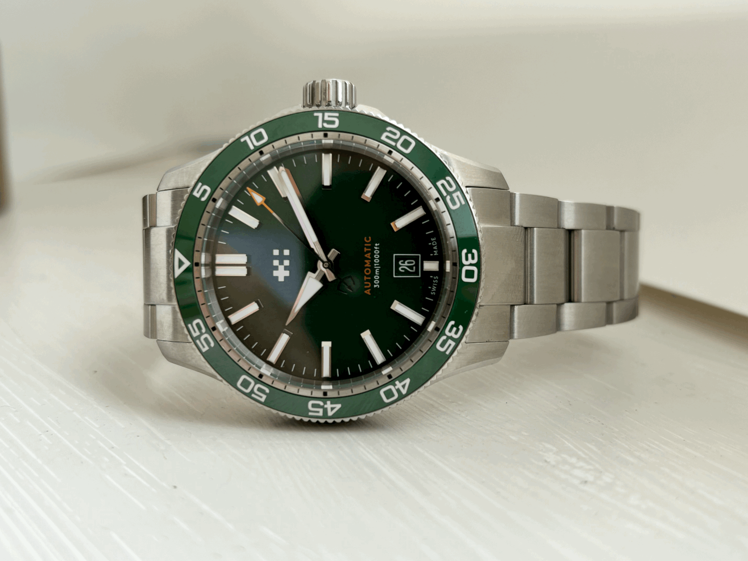 SOLD WH382 C60 Trident Pro 300 40mm Green (12/2022) — Ward Hoard