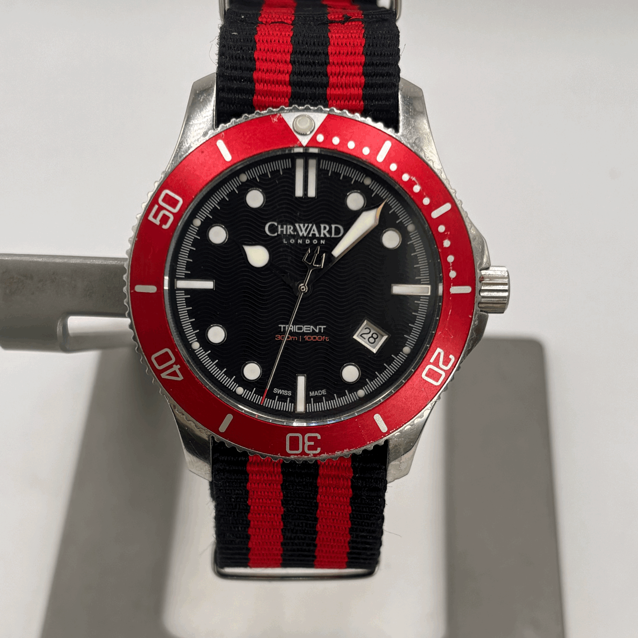 SOLD WH1101 C60 Trident 300 Quartz 43mm Black/red Diver Mk2 (11/2015)