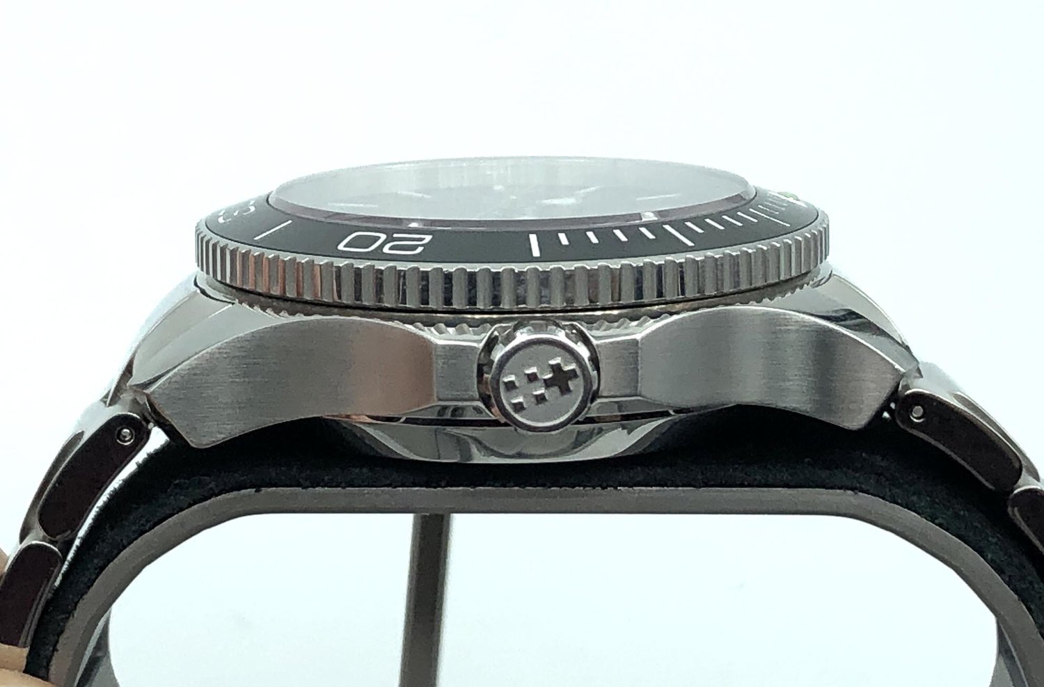 SOLD - C60 Trident Pro 600 COSC SH21 5-day Mk2.5 (2017) — Ward Hoard