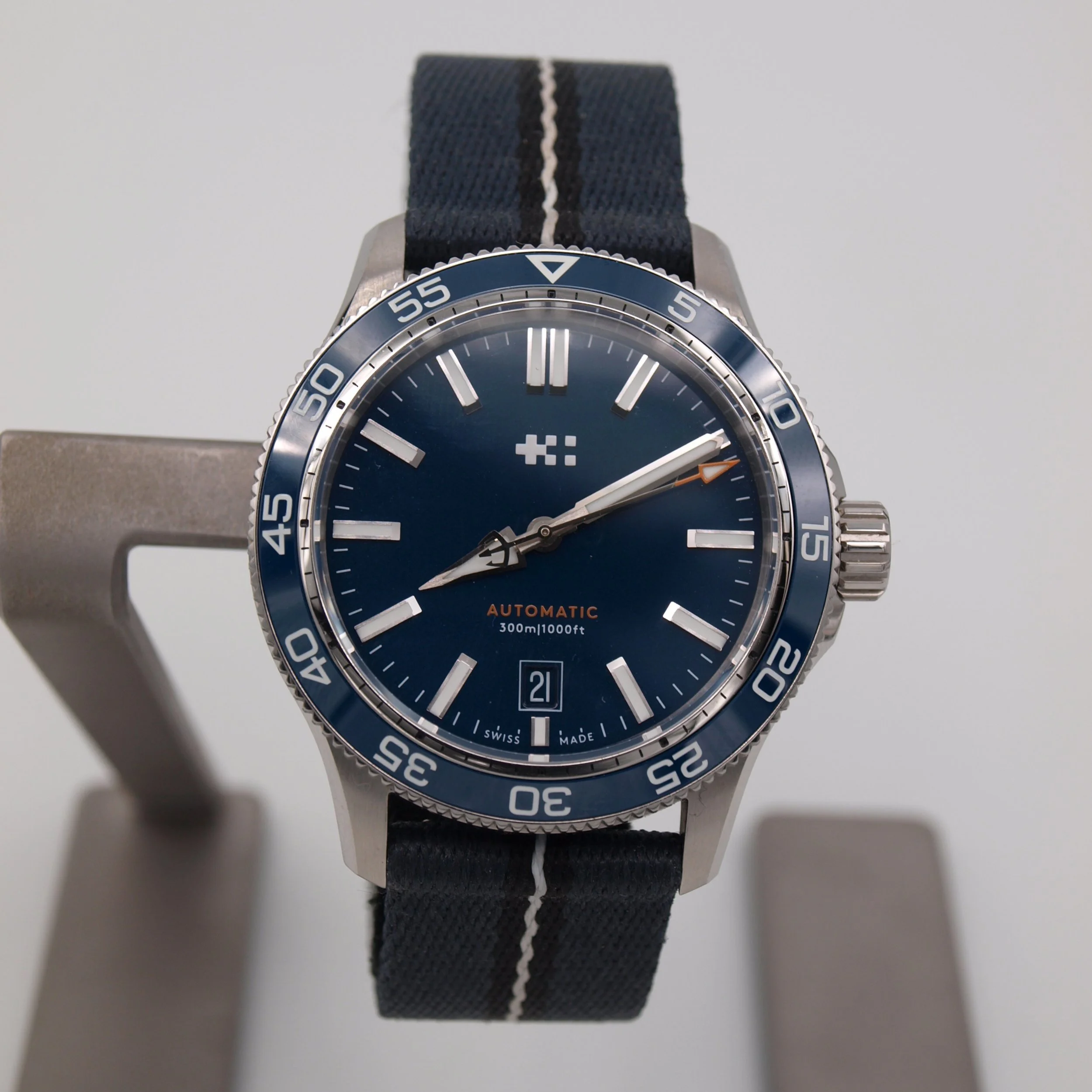 SOLD C60 Trident Pro 300 40mm Blue (Undated - 2022 or 2023)