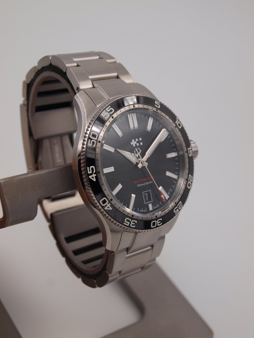 SOLD WH54 C60 Trident Pro 300 40mm Black (11/2023) — Ward Hoard