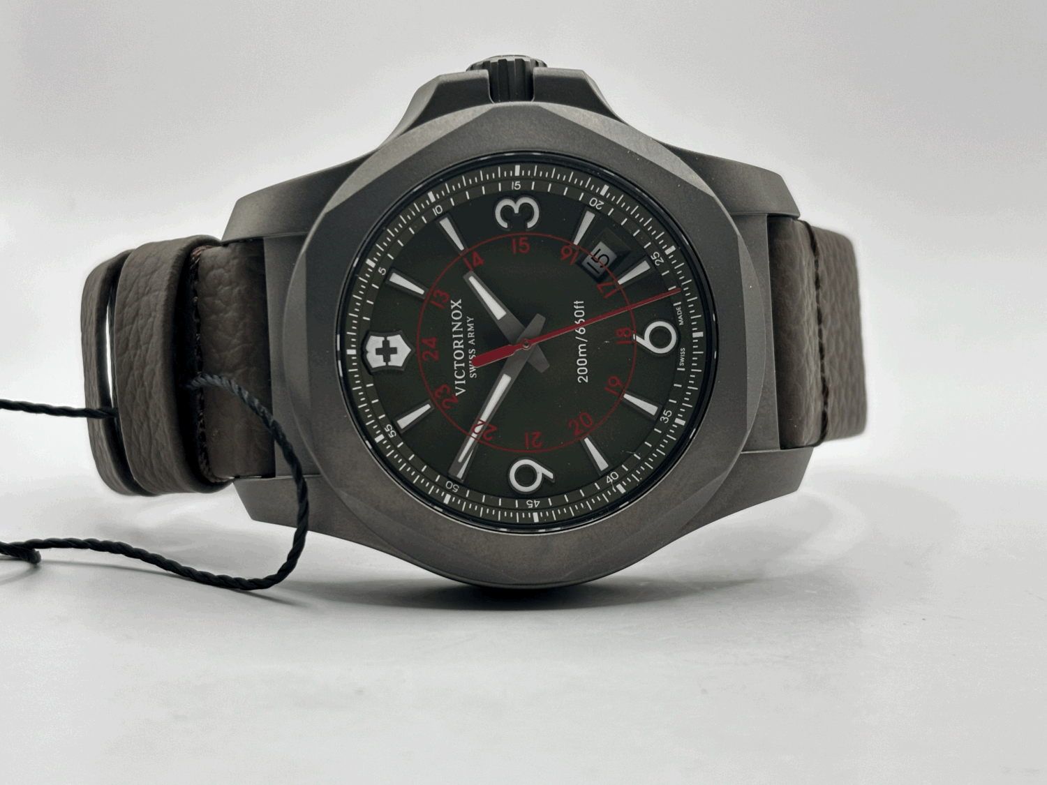 Victorinox I.N.O.X. Titanium ジャンク Victorinox Swiss Army INOX Titanium Watch Hands-On