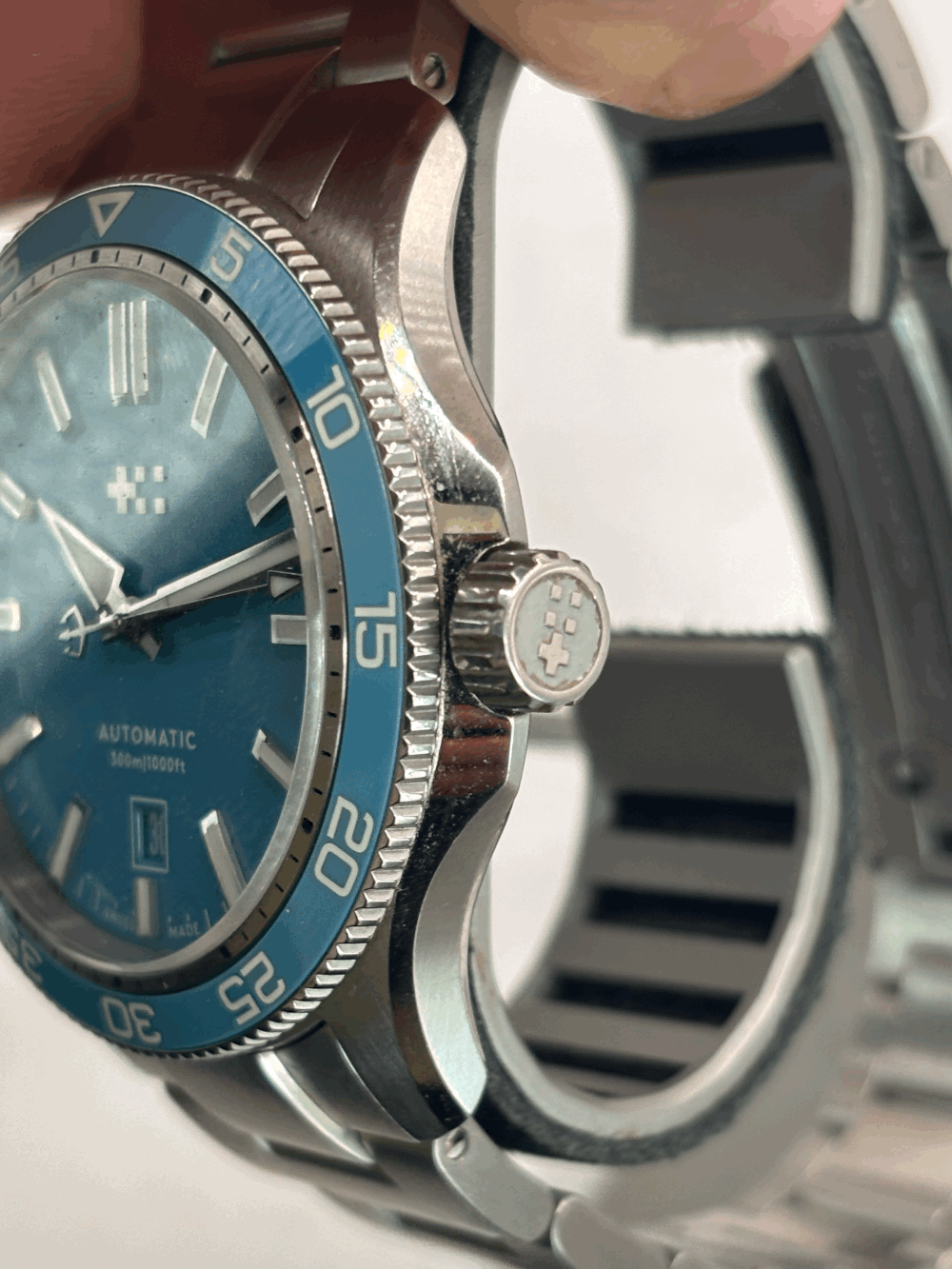 SOLD WH1092 C60 Trident Pro 300 42mm Pool Blue (09/2024) — Ward Hoard