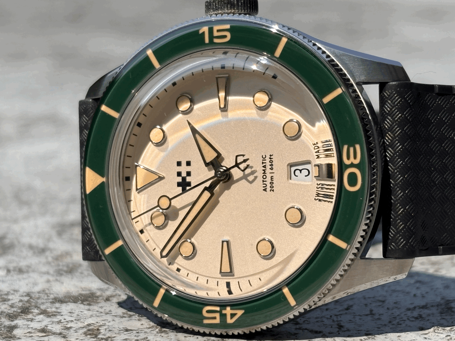 SOLD WH1105 C65 Aquitaine White sand/Green 41mm (07/2025) — Ward Hoard