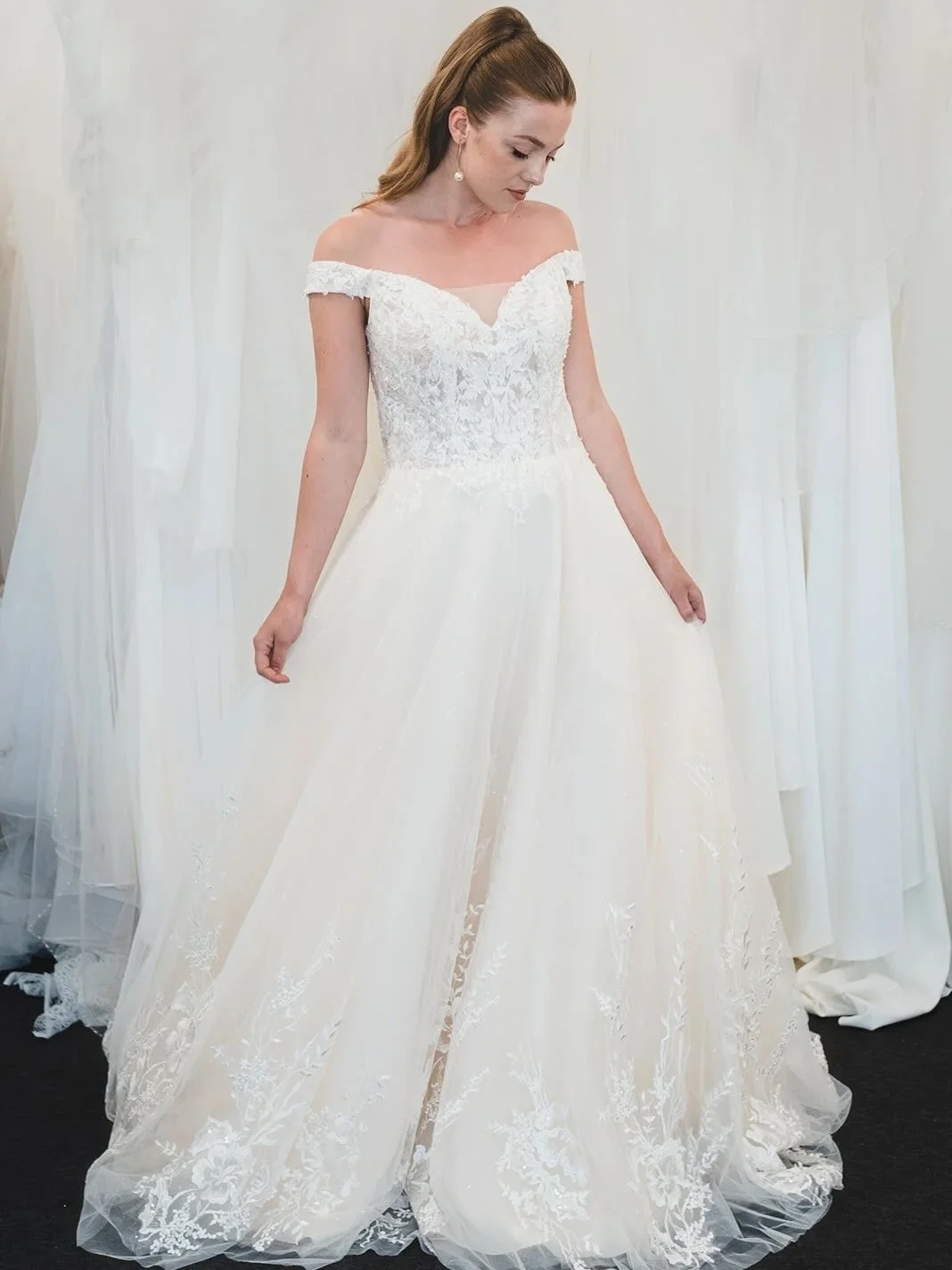 Style SS2502 - Alina is pure fairytale romance with a modern glow. Crafted in whimsical lace with delicate embellished details. 

#misshebridal #madetomeasuredress