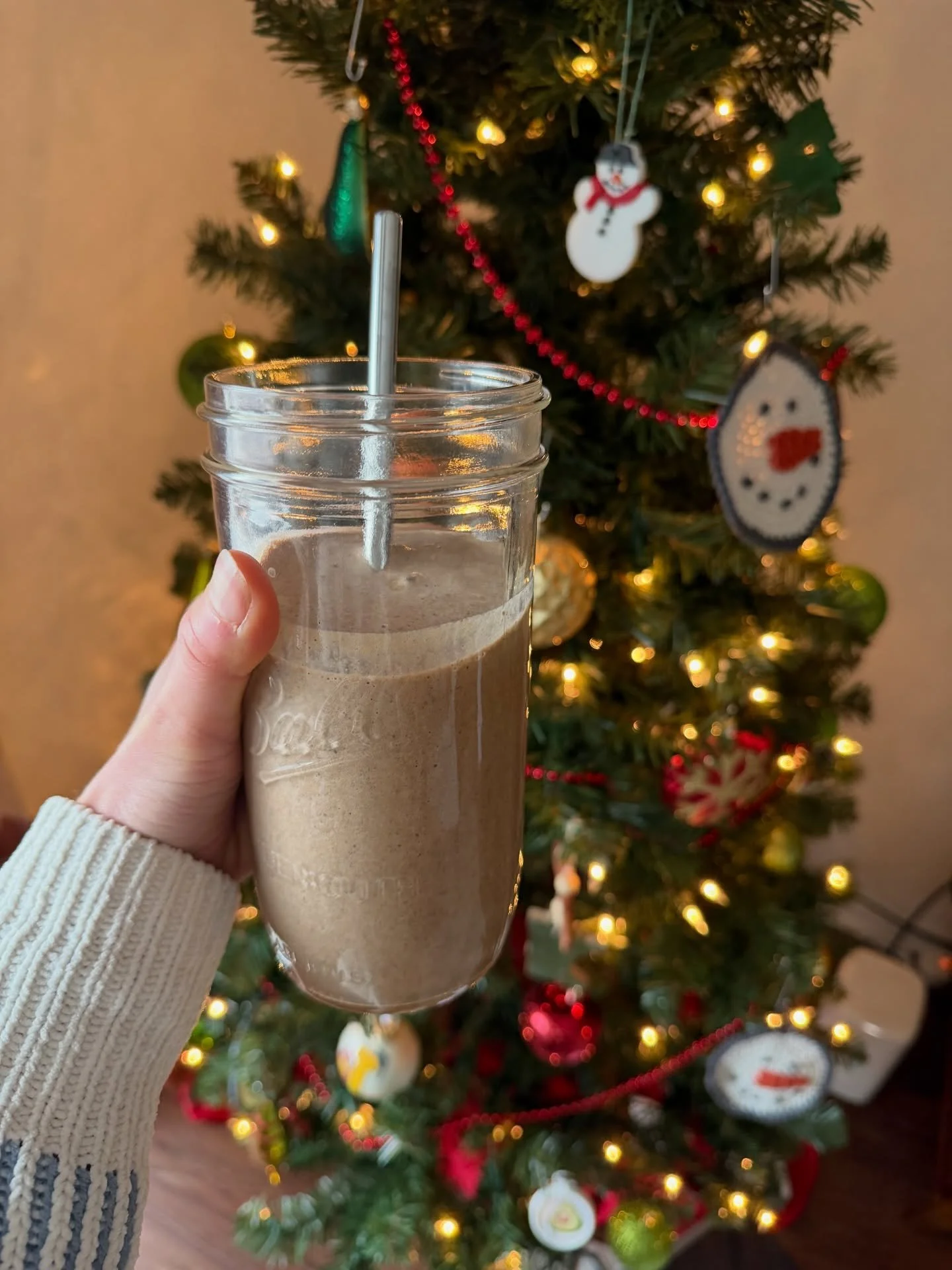 Been weirdly into making my chocolate zucchini bread smoothie lately even though it&rsquo;s coldddd!!!

it&rsquo;s just hitting the spot when I want something super fast and easy.

Want the recipe + other PCOS friendly recipes?

Comment GLOW UP and I