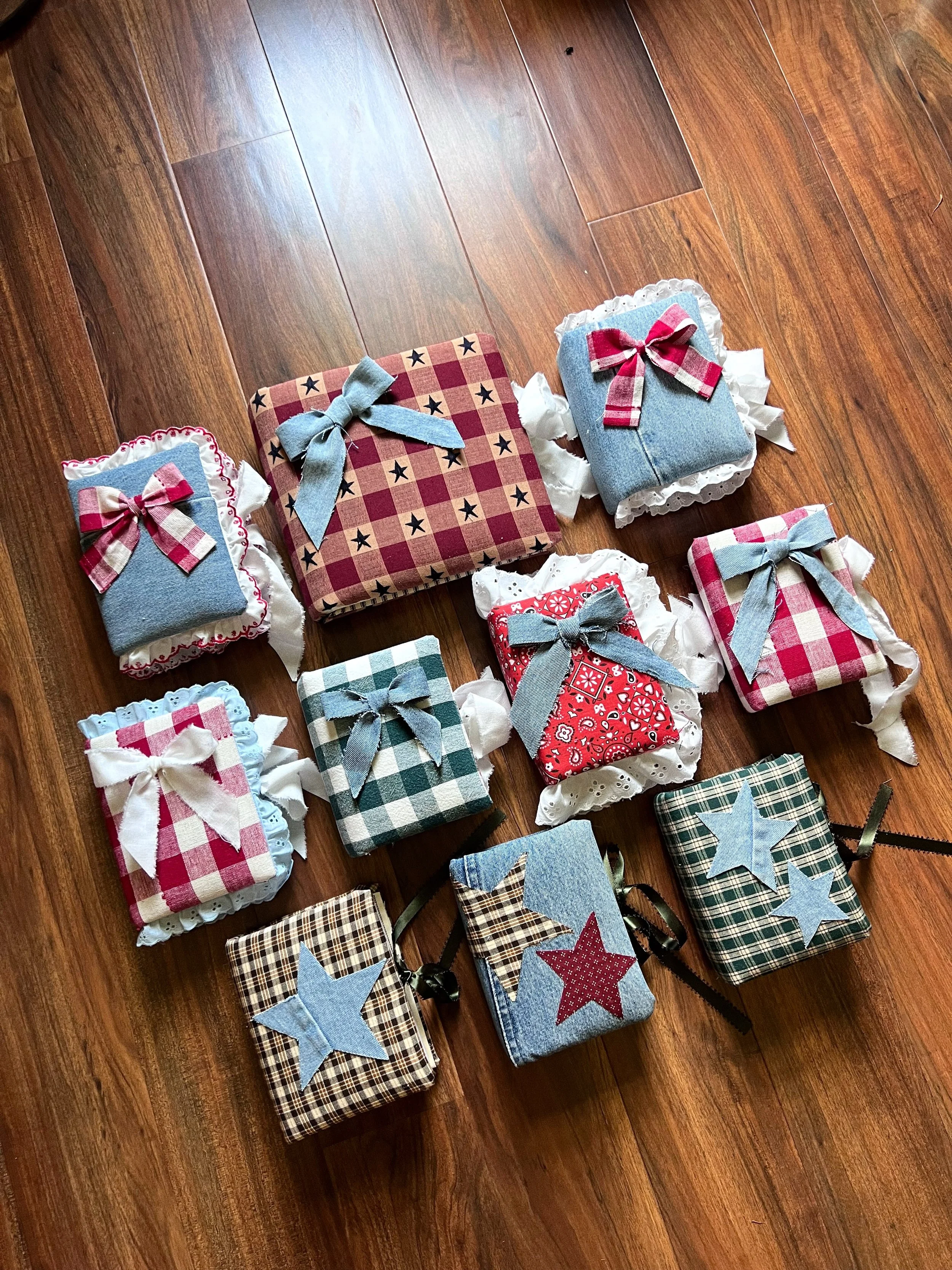 Hot off the craft table! The Americana collection. 📸🇺🇸

Document your summer in a photo album. Picnics, cookouts, river trips, vacations, 4th of July of course! I&rsquo;ve even seen where people use photo albums to save their seeds for their garde