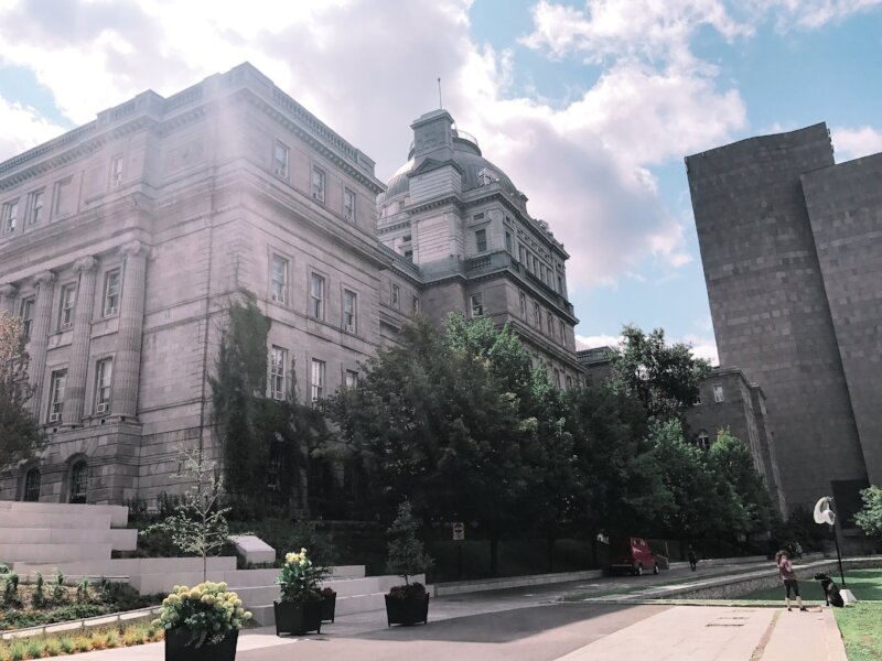 Old Montréal - Town Hall Montréal