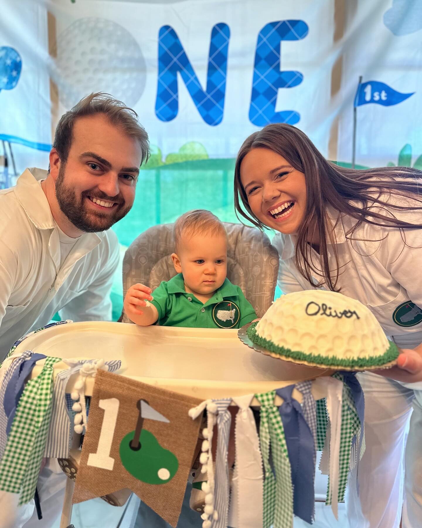 Baby Kailey Cakes turned one this week!🏌🏼💚
&bull;
We were so honored to celebrate our sweet son&rsquo;s birthday this past week! We loved baking for such a special day!🤍💚
&bull;
&bull;
&bull;
&bull;
&bull;
&bull;
#cake #cakedecorating #birthdayc