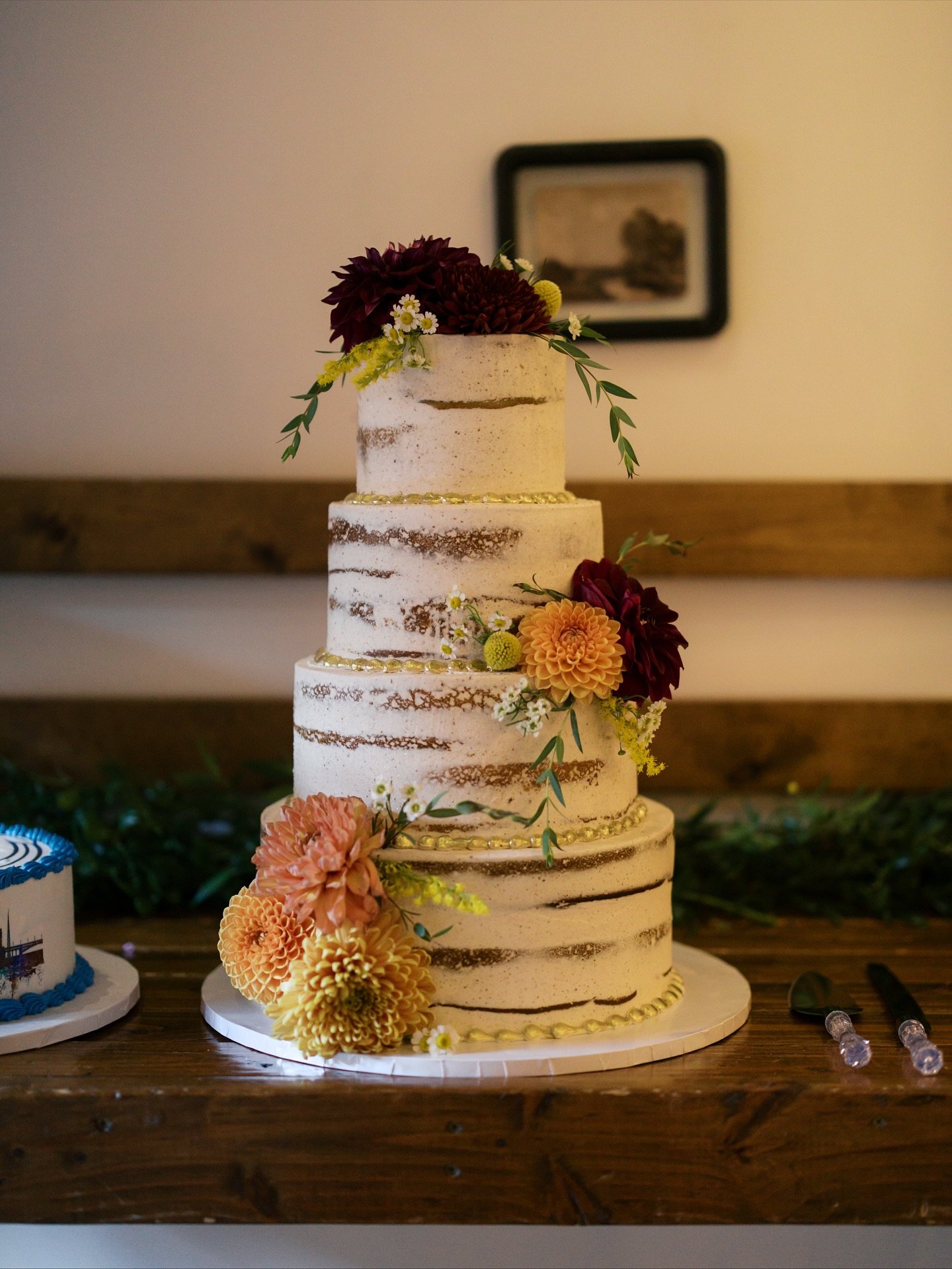 This year's wedding cake favorite! 🤍 &hellip;okay, maybe I'm biased since it was for my little brother Will and his beautiful wife Maggie, but still! We traveled all the way to St. Louis for this one! The entire cake was completely gluten-free !💕✨
