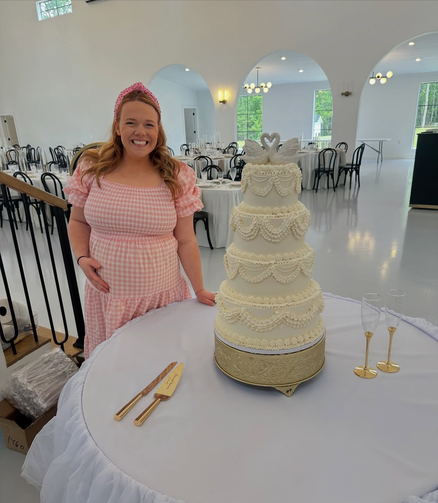 Zina + Garrison 🤍
&bull;
a funfetti and white chocolate raspberry cake with vanilla buttercream 🧁 &bull;
&bull;
#wedding #weddingcakes #cake #cakeofinstagram #nashvillewedding