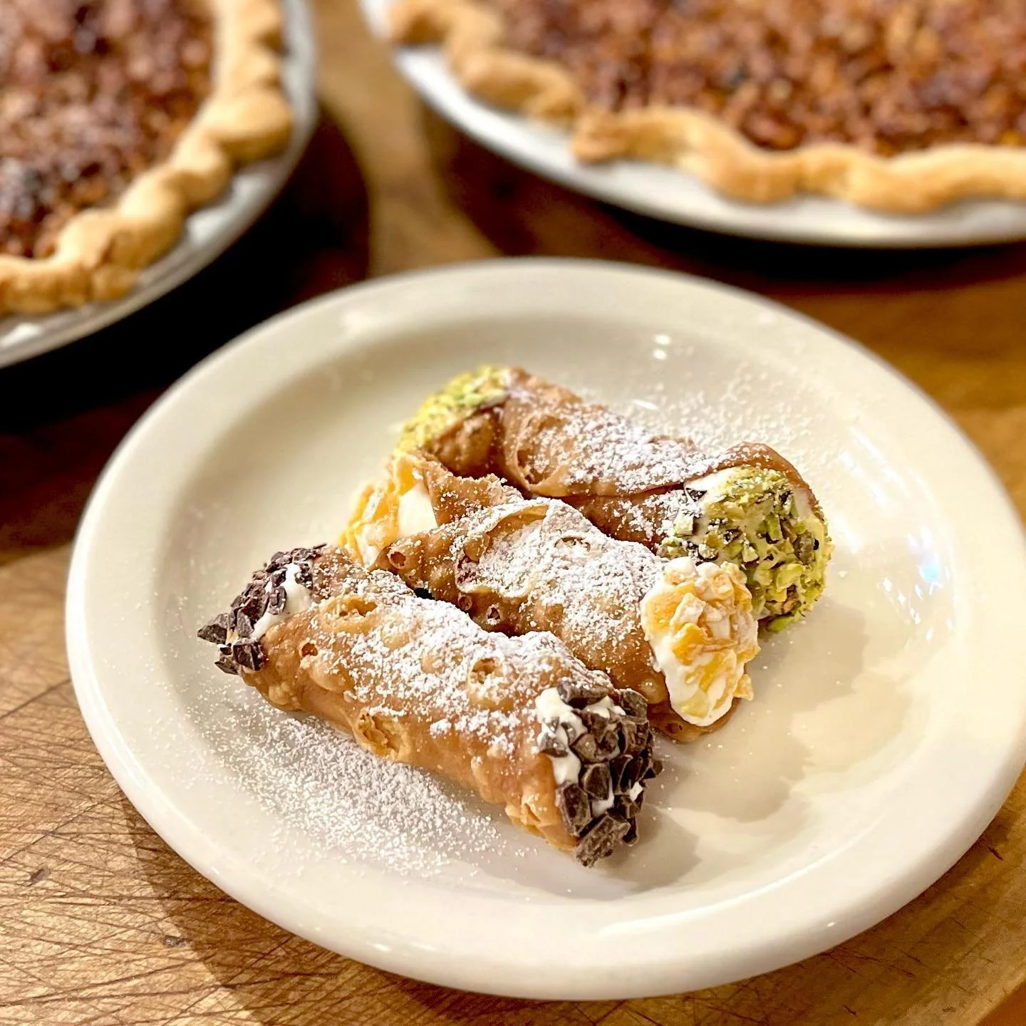 Cannoli on special tonight ! 🤩