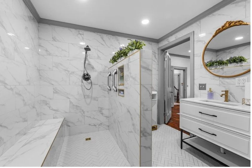 the-birth-sanctuary-hydrotherapy-bathroom.jpg