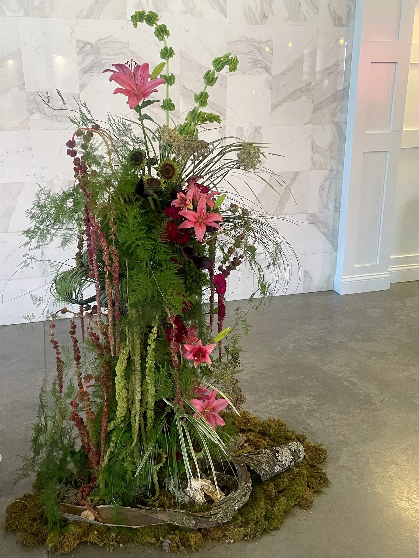 So honored to create these special flowers for the Lawlor family 🌿 #thecottagerose 
.
.
.
Kansas City florist | Kansas City wedding florist | moss | floral installation | modern florals