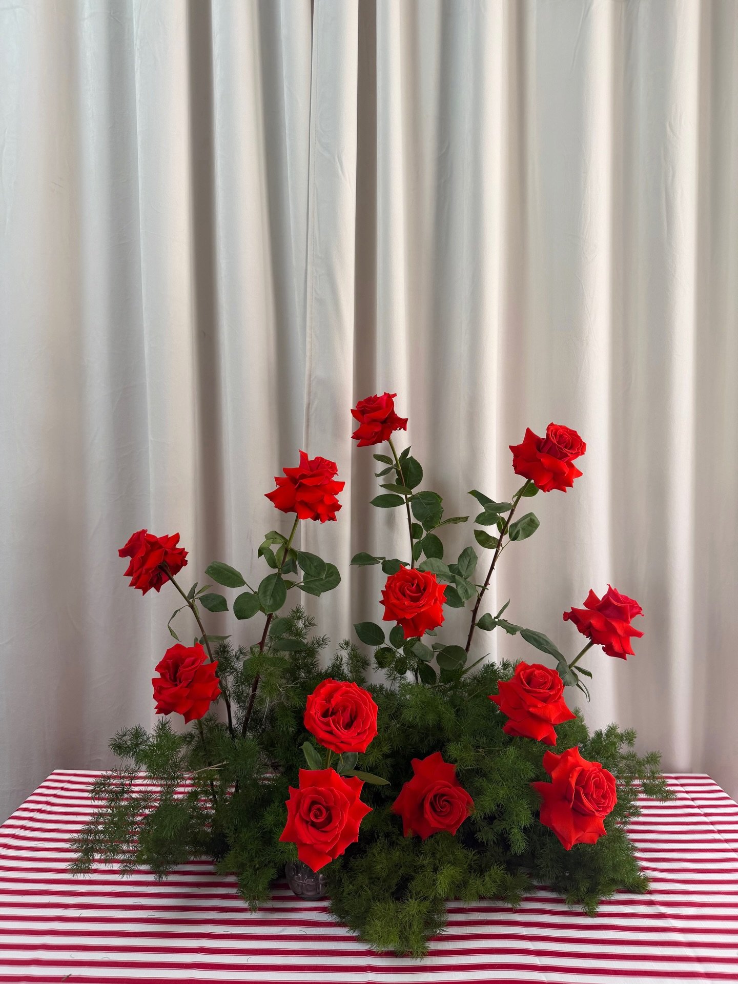 Now booking COLORFUL summer weddings, events and parties only. Because summer should be fun! White weddings.. not fun! 

Jkjk we love any palette 🫶 but there&rsquo;s something about vibrant summer flowers that we just can&rsquo;t get enough of. 

If