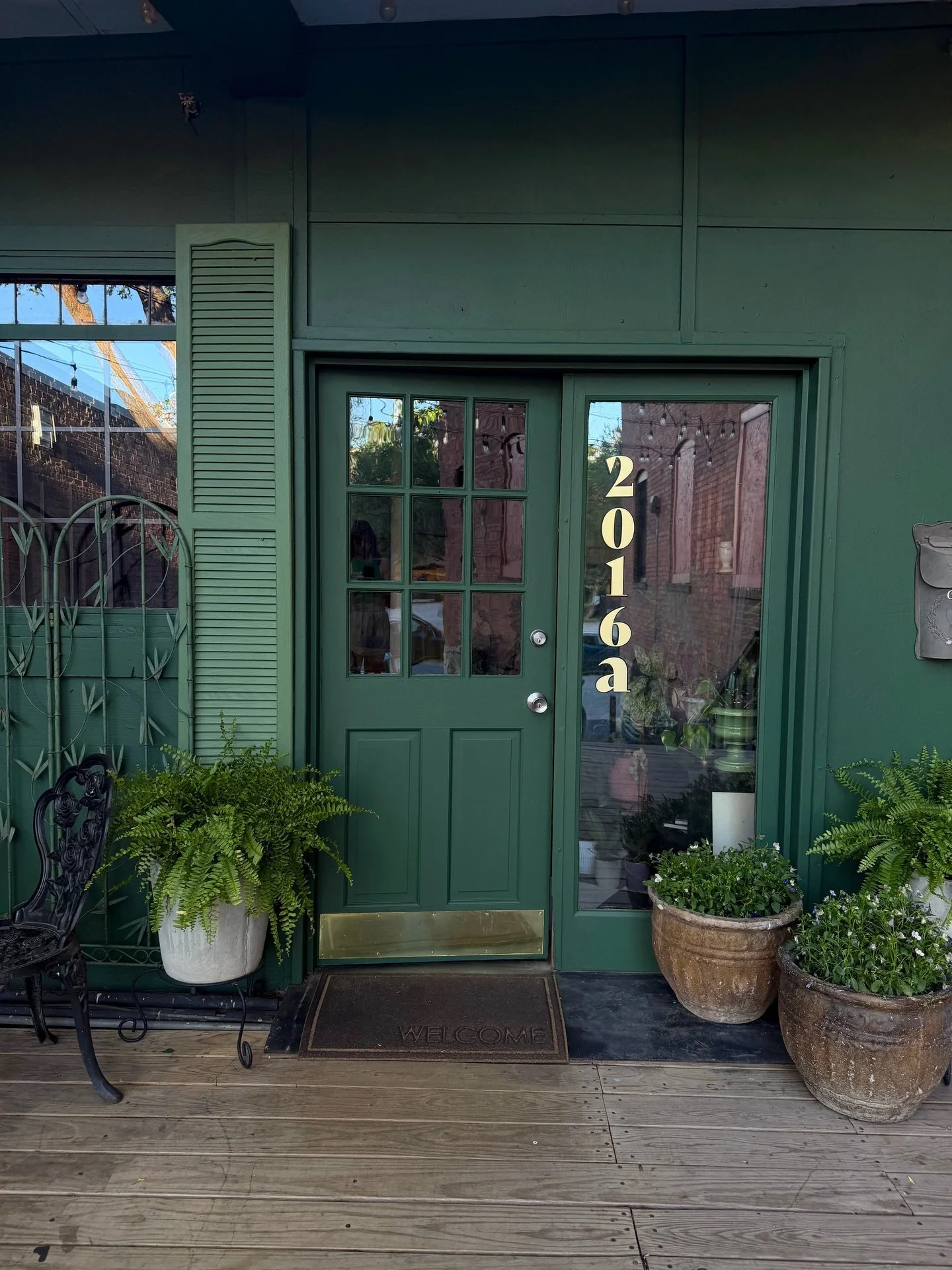 She&rsquo;s fresh! 

New branding means a new shop color and this dark sophisticated green is ushering in my new era. 

A reminder that we rent out this cutie girl for photoshoots, micro events and pop ups. Link in bio to inquire #thecottagerose 
.
.