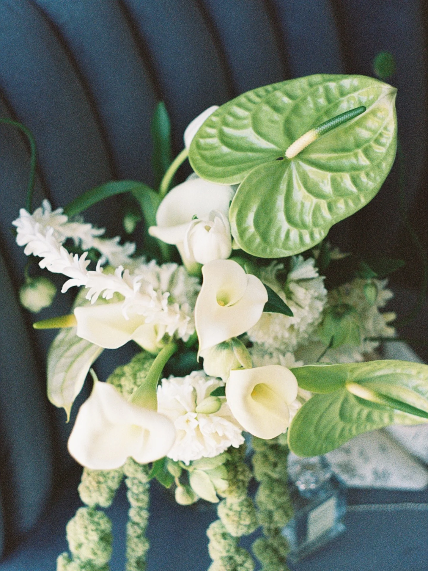 Did Courtney have the perfect modern, sculptural, green and white wedding bouquet?! 

I don&rsquo;t know you tell me! (the answer is yes though..) #thecottagerosebridalbouquet 
.
.
Photos @theboldamericana 
Content @btscollectiveco_ 
Planning @therai