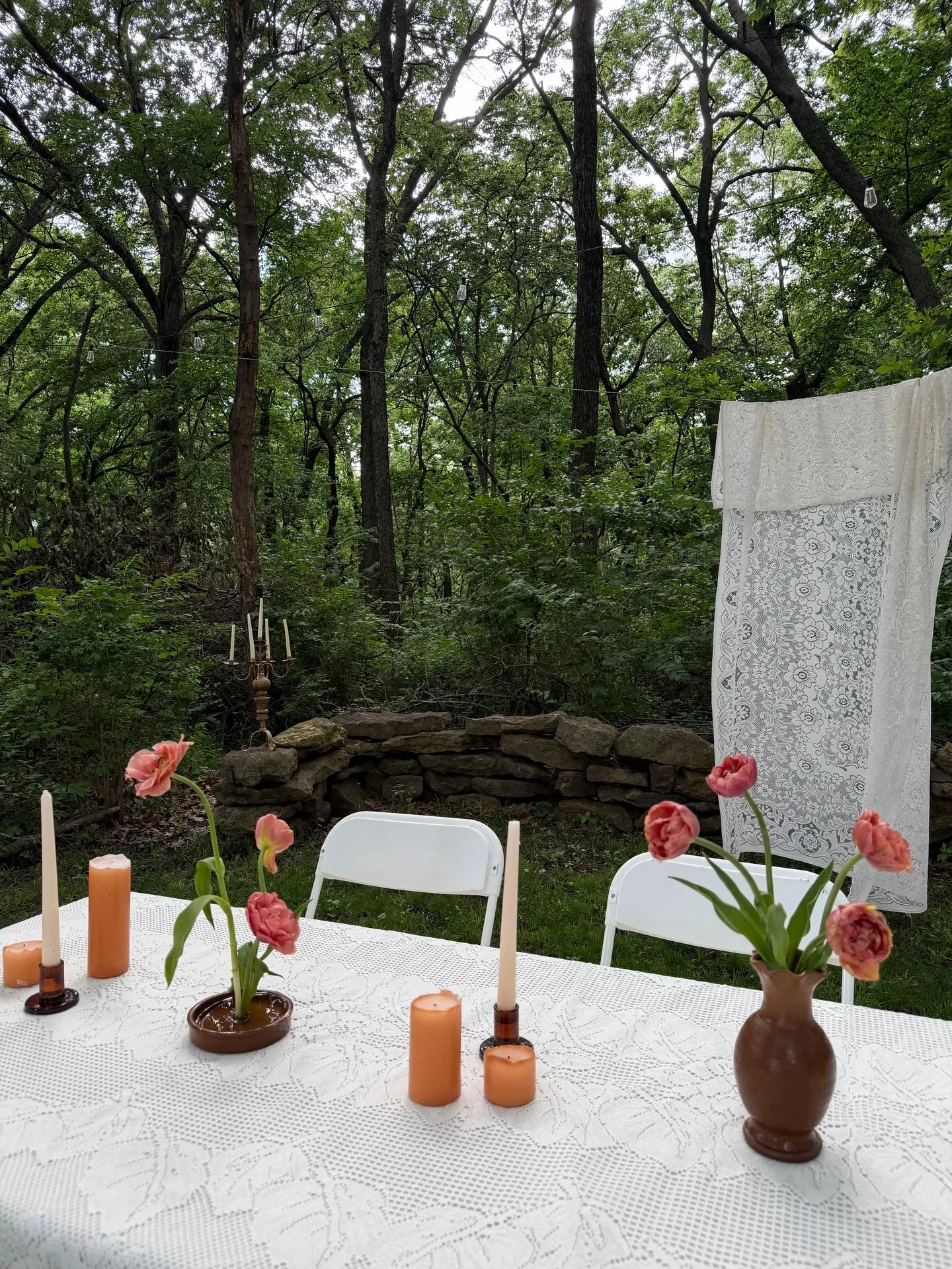 Table scenes from my mom&rsquo;s backyard retirement party 🧡

The weather was 75 degrees, the coral tulips from @laylasmarket opened beautifully and the whole night was perfect. 

Couldn&rsquo;t have asked for a better party and a better business pa