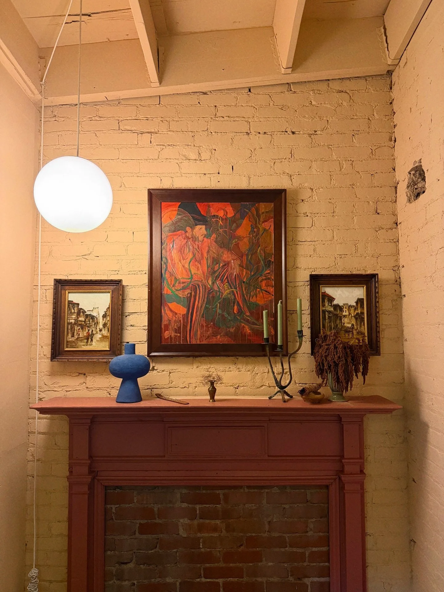 This nook has changed many times in the past six! years we&rsquo;ve been in this space. 

The current vibe is my fave though with a collection of vintage and second hand finds. 

So if you&rsquo;re looking for a unique and eclectic space to host your