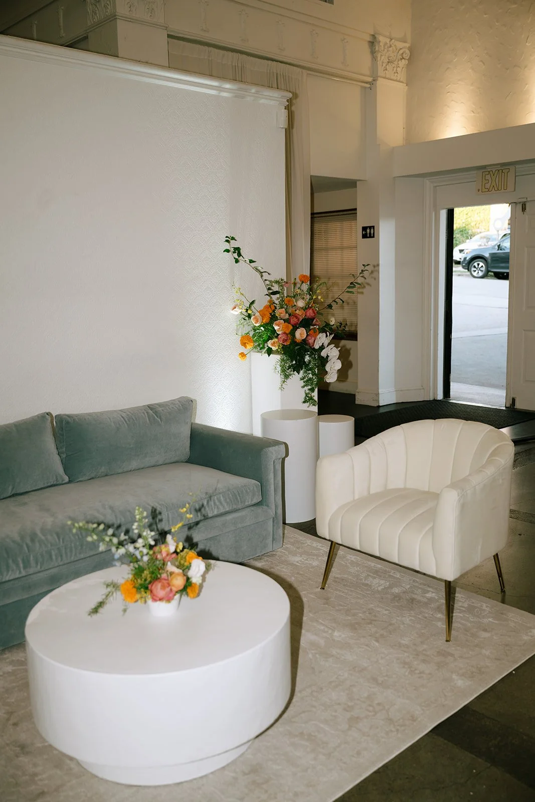 colorful flower filled october wedding in midtown kansas city la villa bridal bouquet wedding bouquet wedding flowers bud vase centerpieces sweetheart table the cottage rose kansas city wedding florist crossroads reception lounge furniture flowers