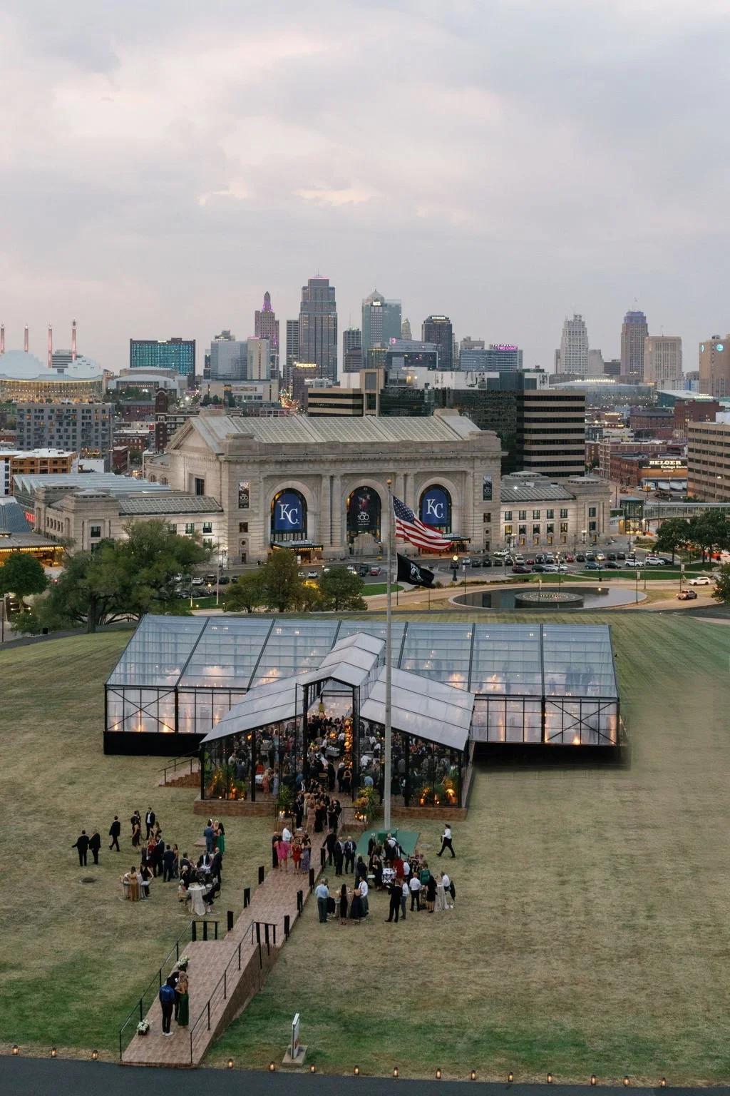 Modern eclectic luxury wedding on the lawn at liberty memorial greenhouse tent wedding outdoor reception fall wedding decor october wedding the cottage rose kansas city wedding florist crossroads