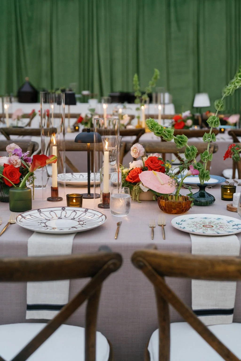 Modern eclectic luxury wedding on the lawn at liberty memorial greenhouse tent wedding outdoor reception fall wedding decor october wedding the cottage rose kansas city wedding florist crossroads centerpieces lamps candles ikebana bud vases