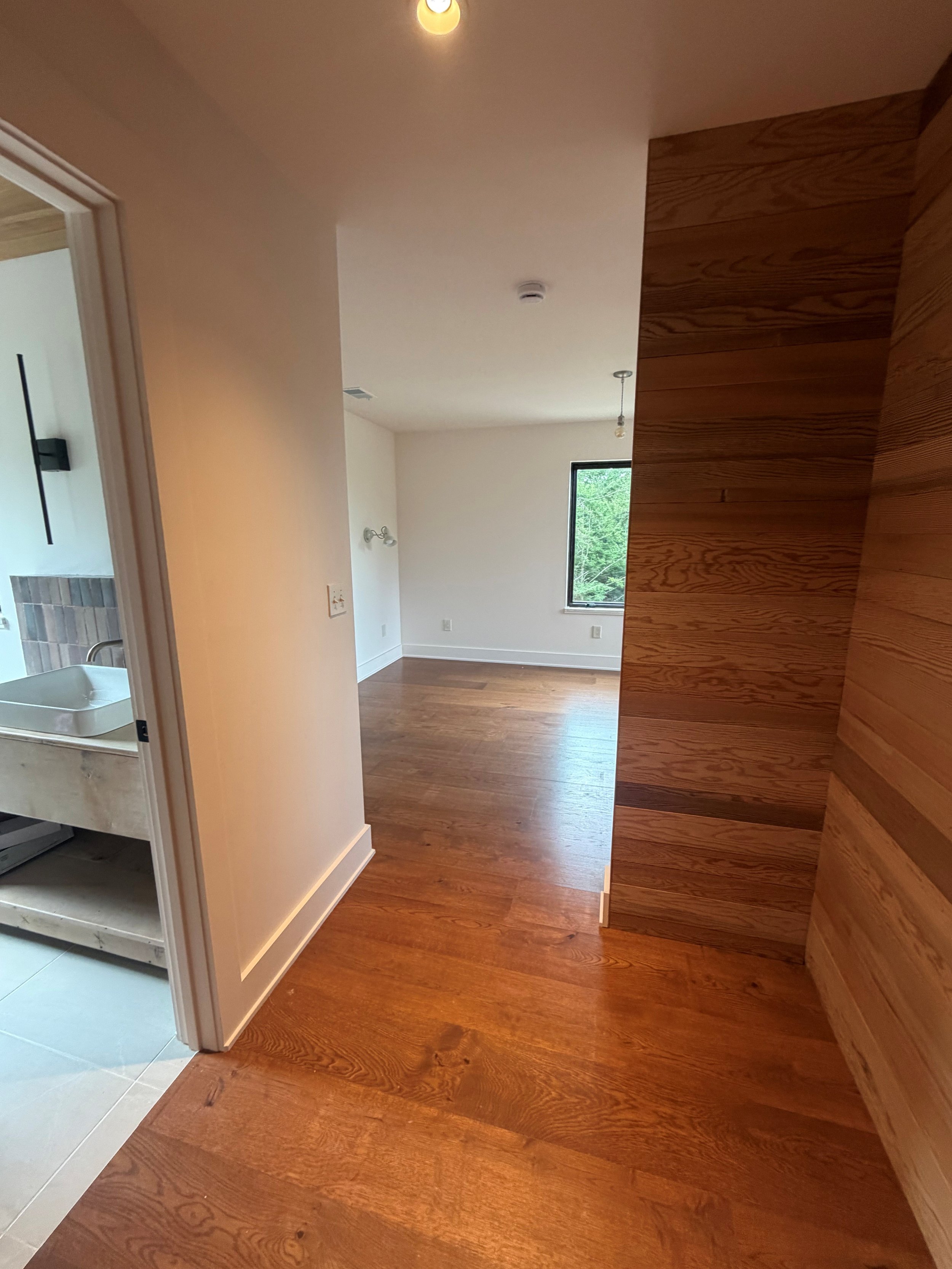 3rdbedroom bath.jpg