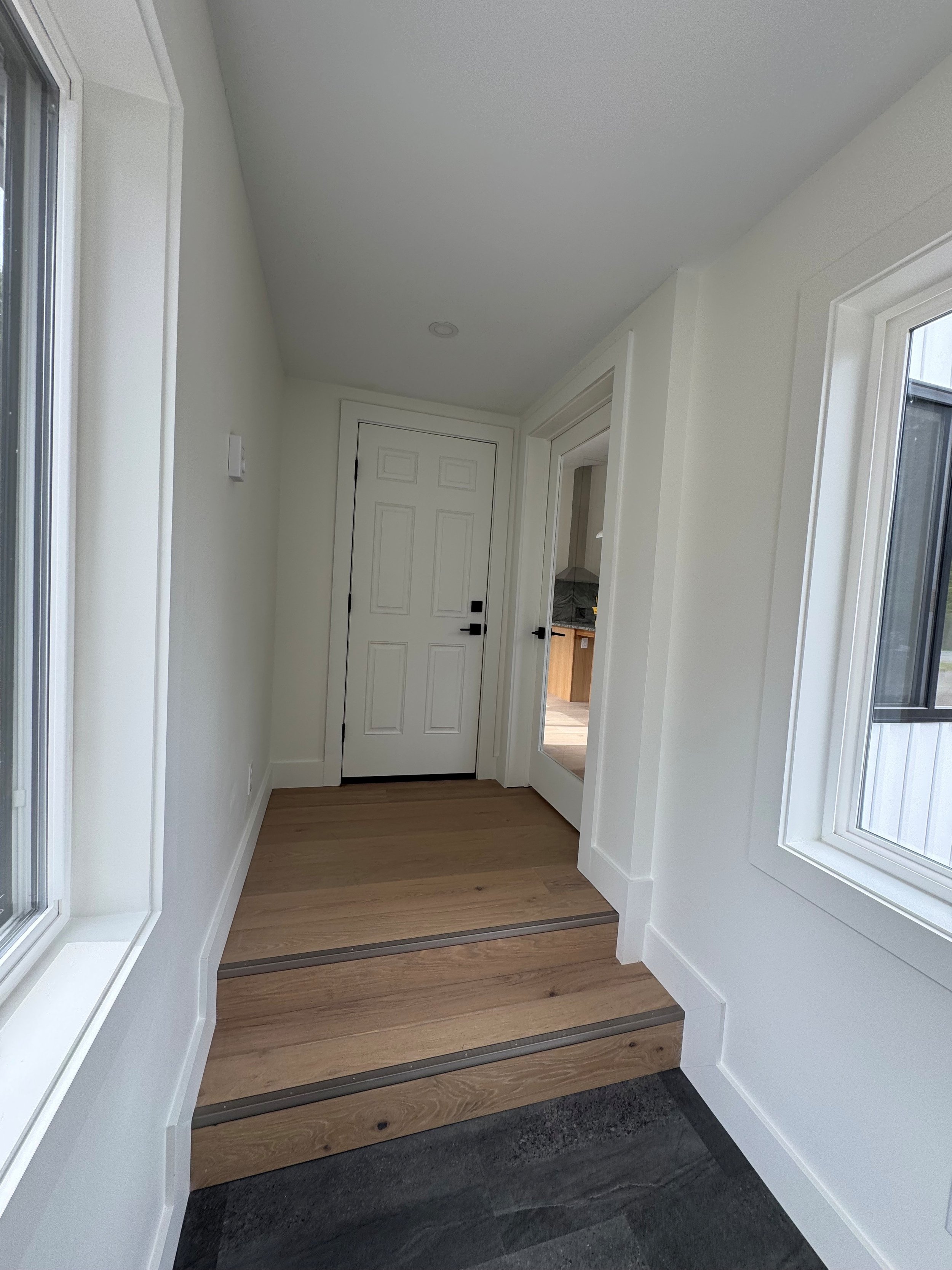 Hallway2.jpg