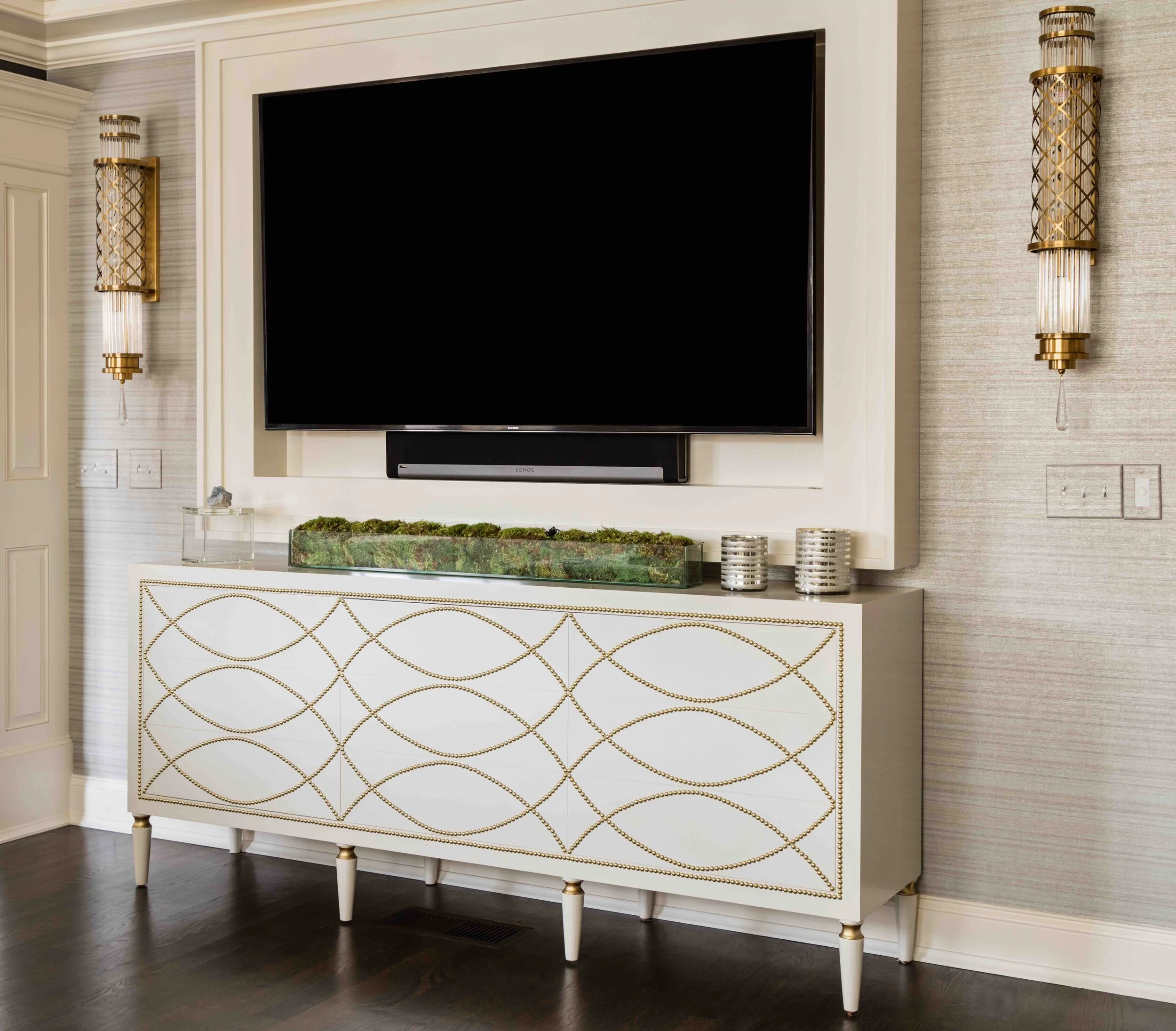 Moody Blue - Entertainment