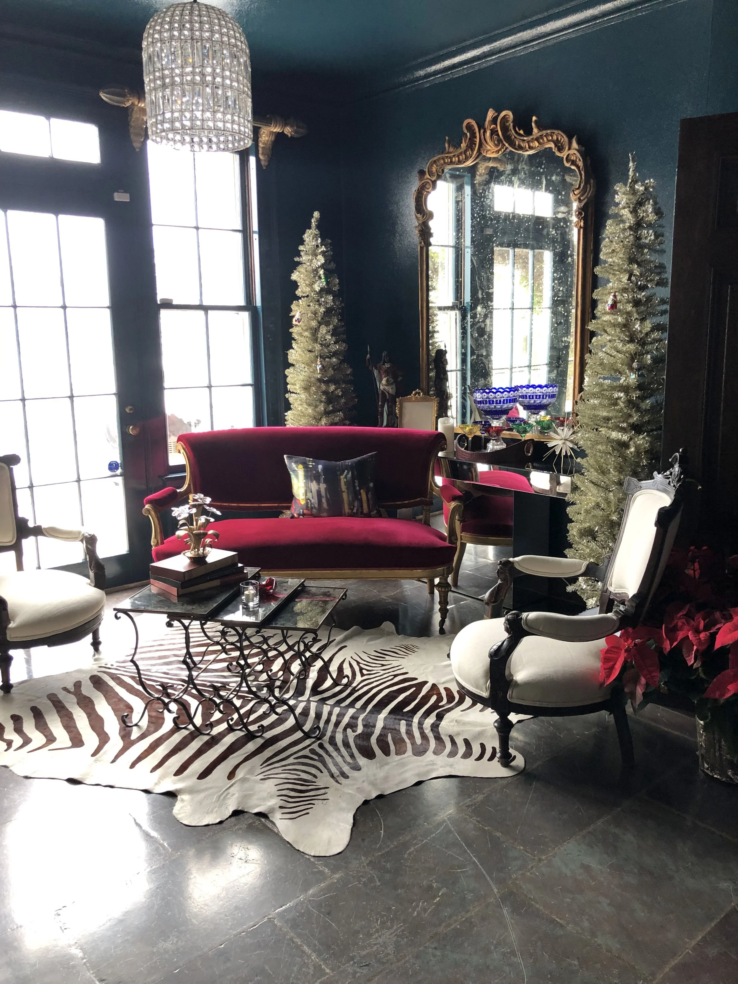 Ready to Bring Your Holiday Vision to Life? Let an Expert Show You The Way!