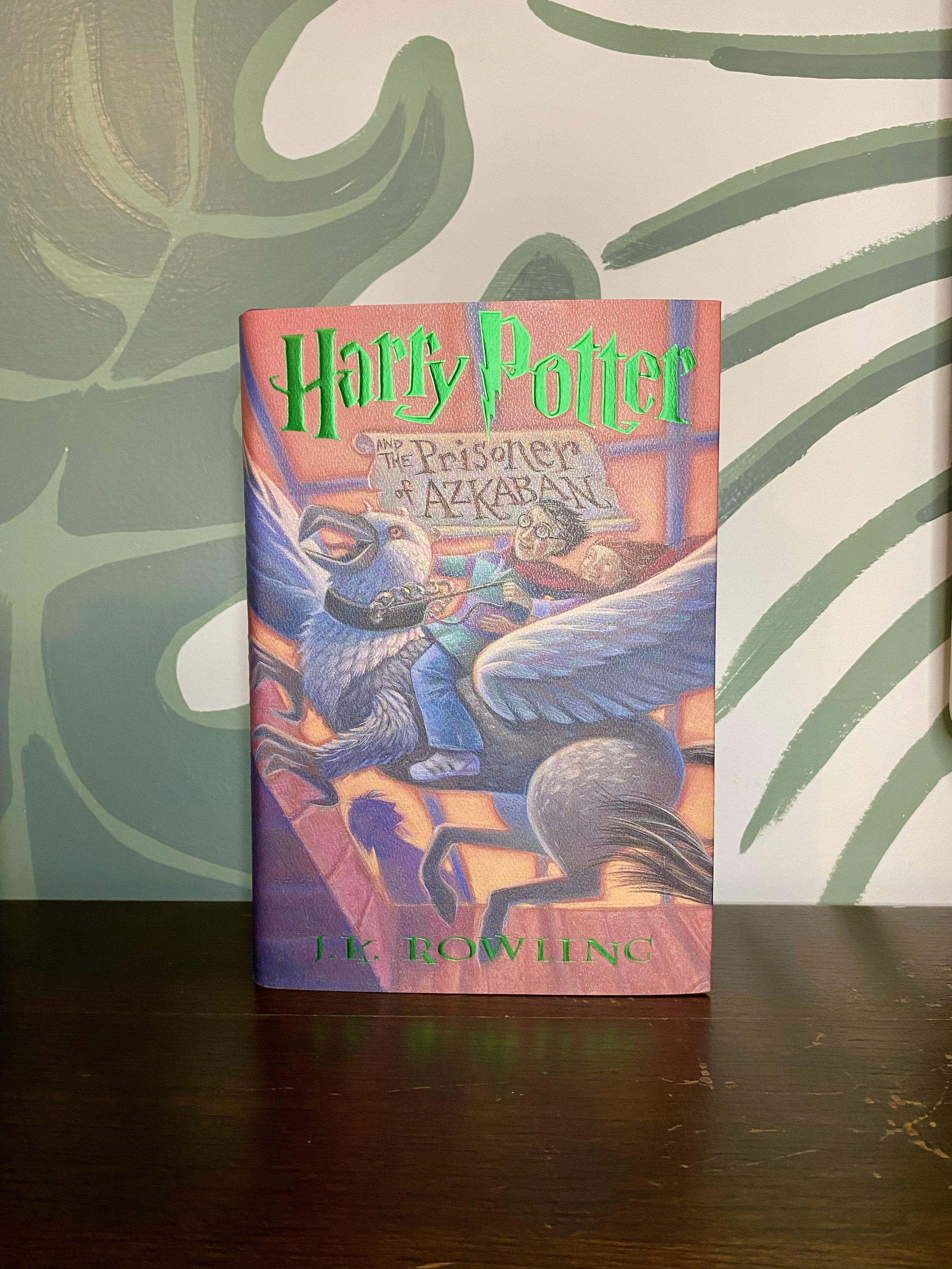 Howard_Prisoner of Azkaban_Gryffindor Crest_2.jpg