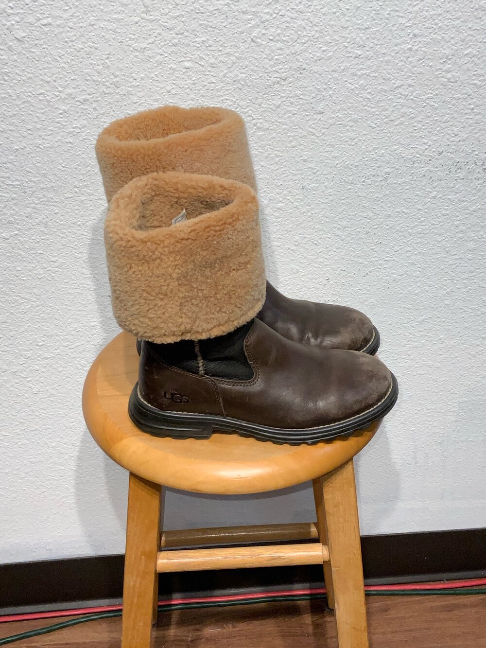 Ugg top brooks boots