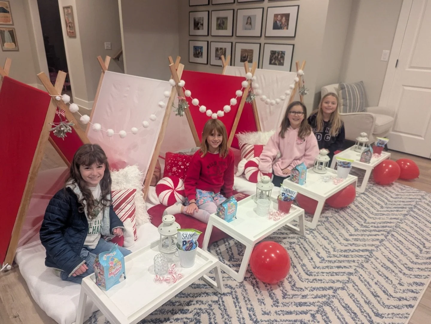 These cuties had a special Dreamland sleepover to celebrate a great cheer season! 📣