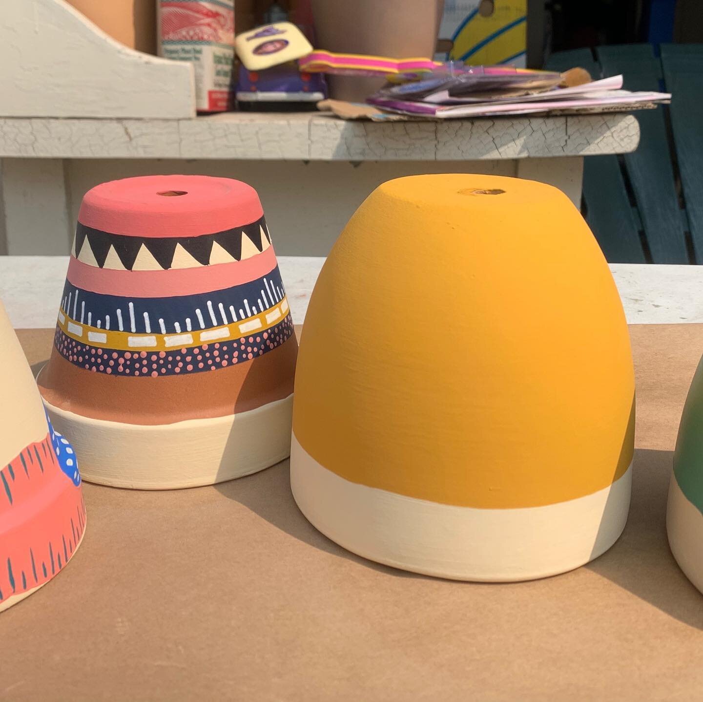 Updating my Etsy shop with these minimal yet eye catching pots. Trying out some Spanish style terra cotta pots that are lighter in color yet heavier and solid compared to Italian terra cotta pots. 

So now if you want something simple yet eye catchin