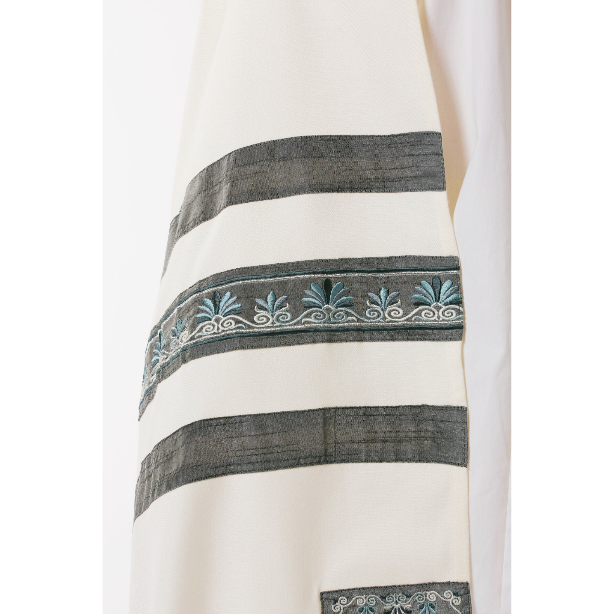 Date Palm Gray Close Up.jpg