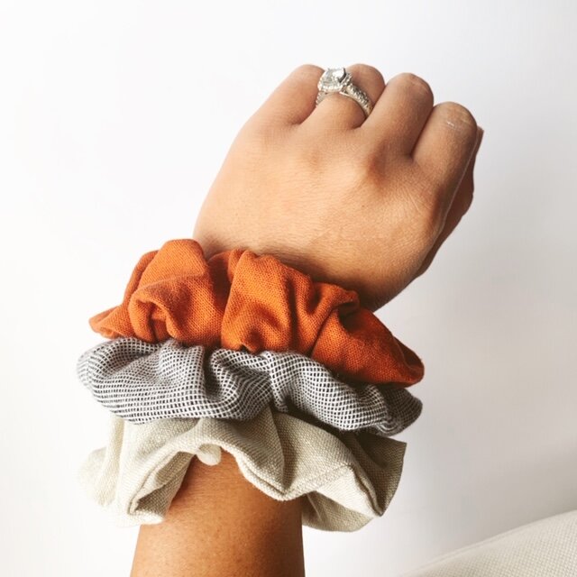The Jo Linen Scrunchie 