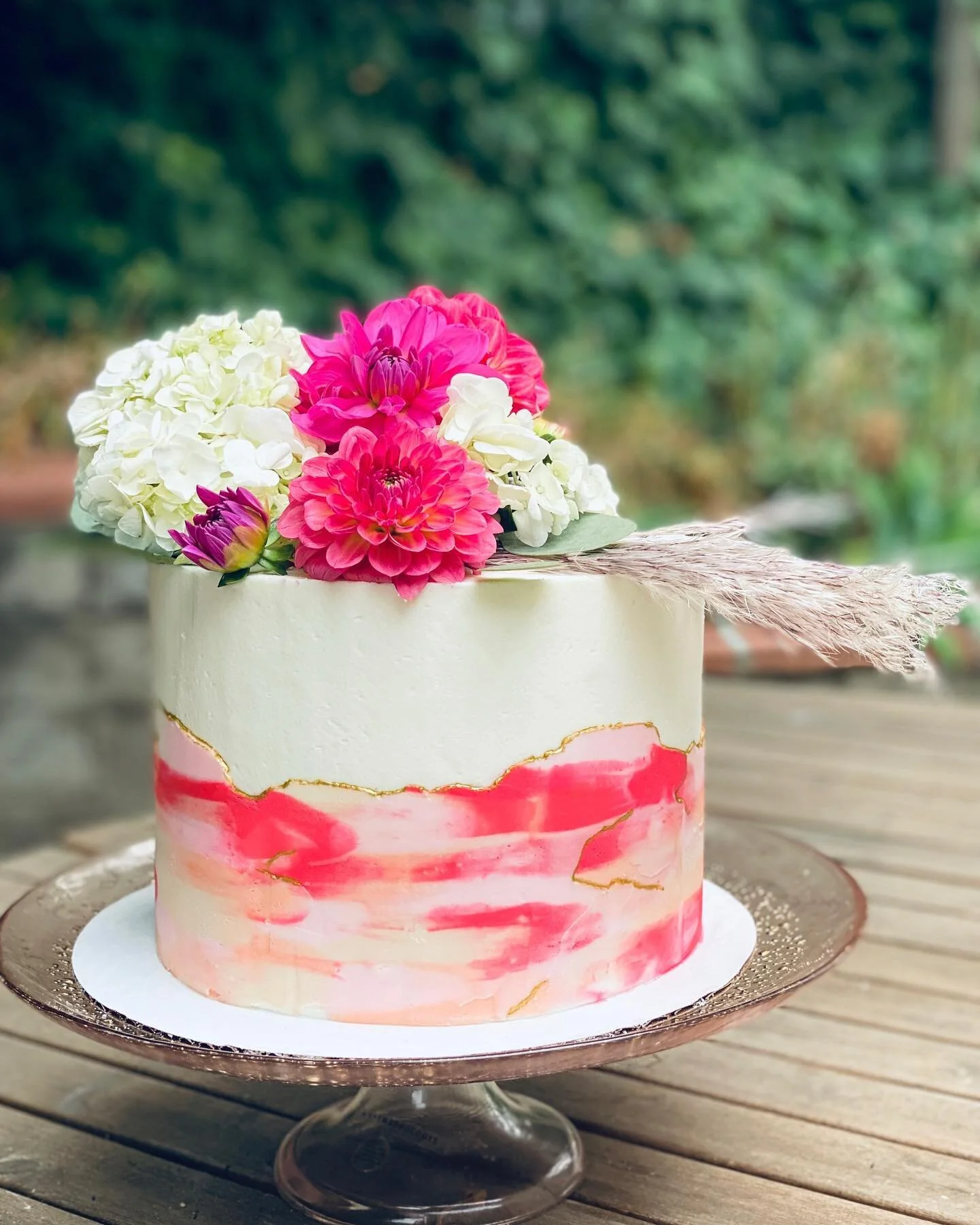 Got to make a lil&rsquo; wedding cake today. Cheers. 🥂💕