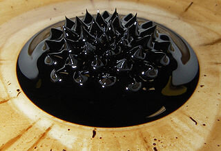 320px-Ferrofluid_in_magnetic_field.jpg