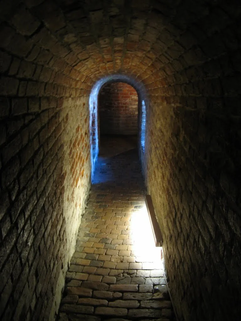 d100 Banalities for a Standard Dungeon