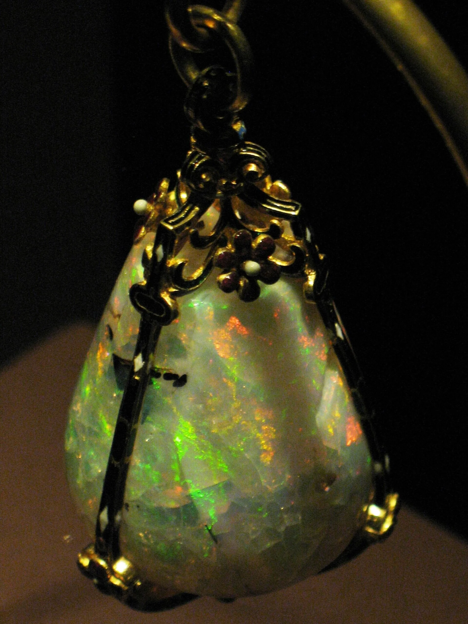 NaNoWriMo 2013 and the 'Opal of Light and Shadow'