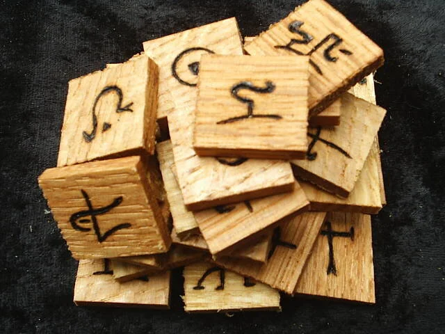 Random Stereotypical Elf Name Generator