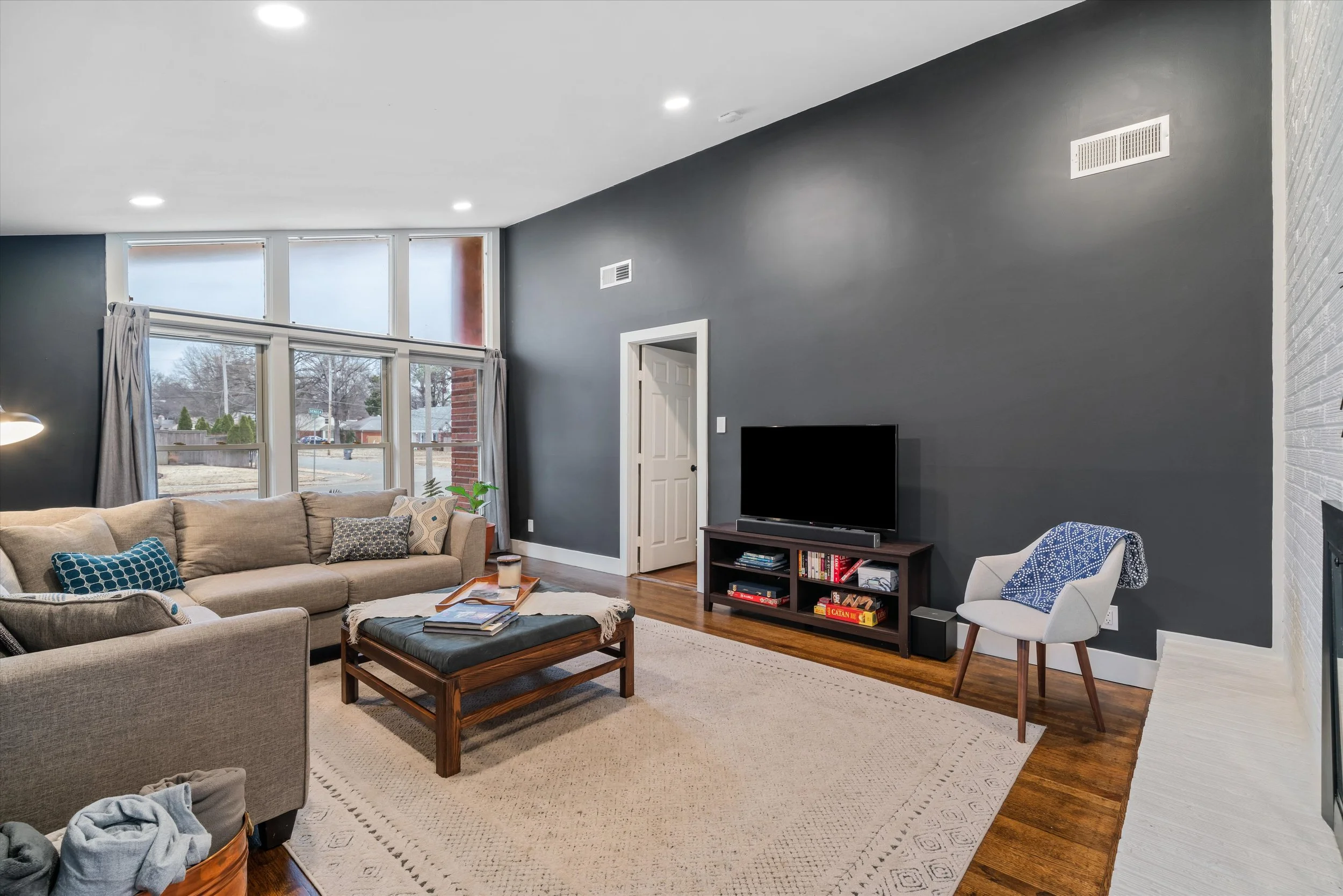 06-Final (5263 Seneca Ave)-6.jpg